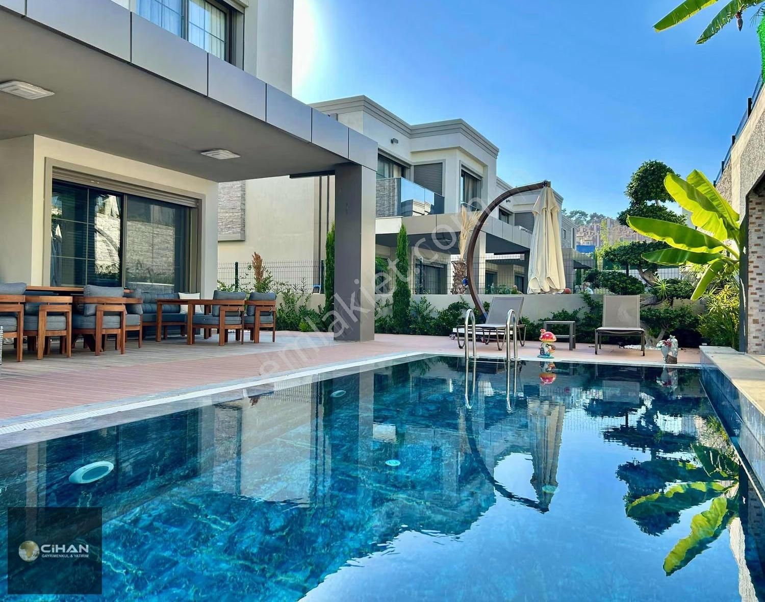 Kuşadası Kadınlar Denizinde Müstakil Özel Havuzlu Yazlık Villa - Görsel 30