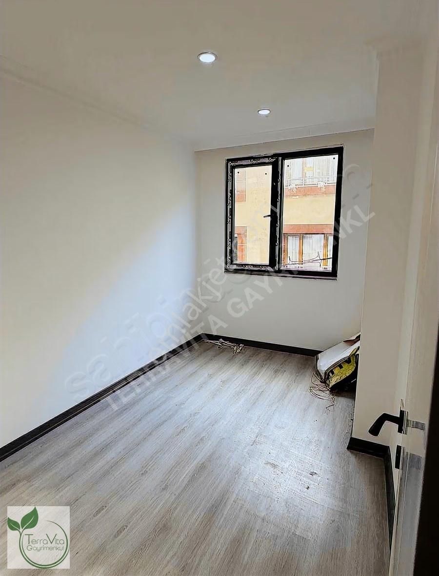 Satılık 2+1 Daire Halkalı / Zeynebiye Caddesi - Görsel 2