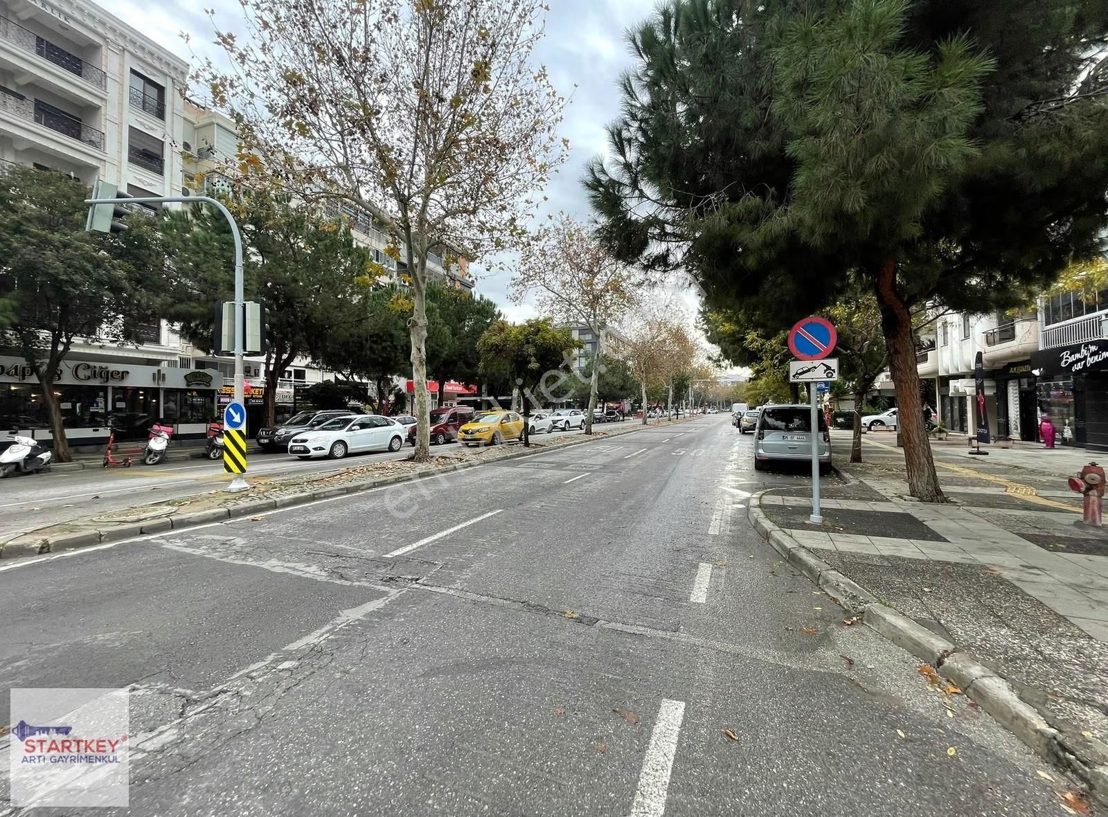 Bostanlı Girne Cadde Üzerinde Asansörlü 3+1 Satılık Köşe Daire - Görsel 34