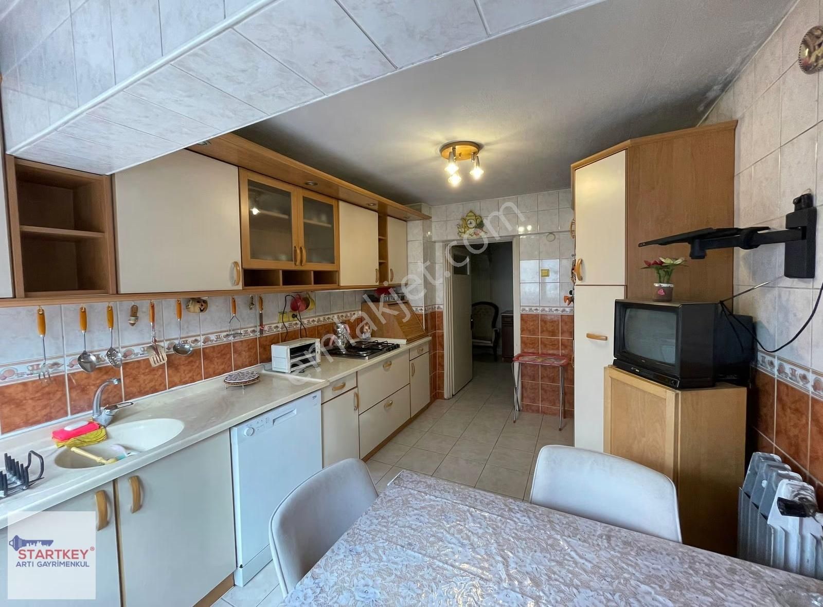 Bostanlı Girne Cadde Üzerinde Asansörlü 3+1 Satılık Köşe Daire - Görsel 12