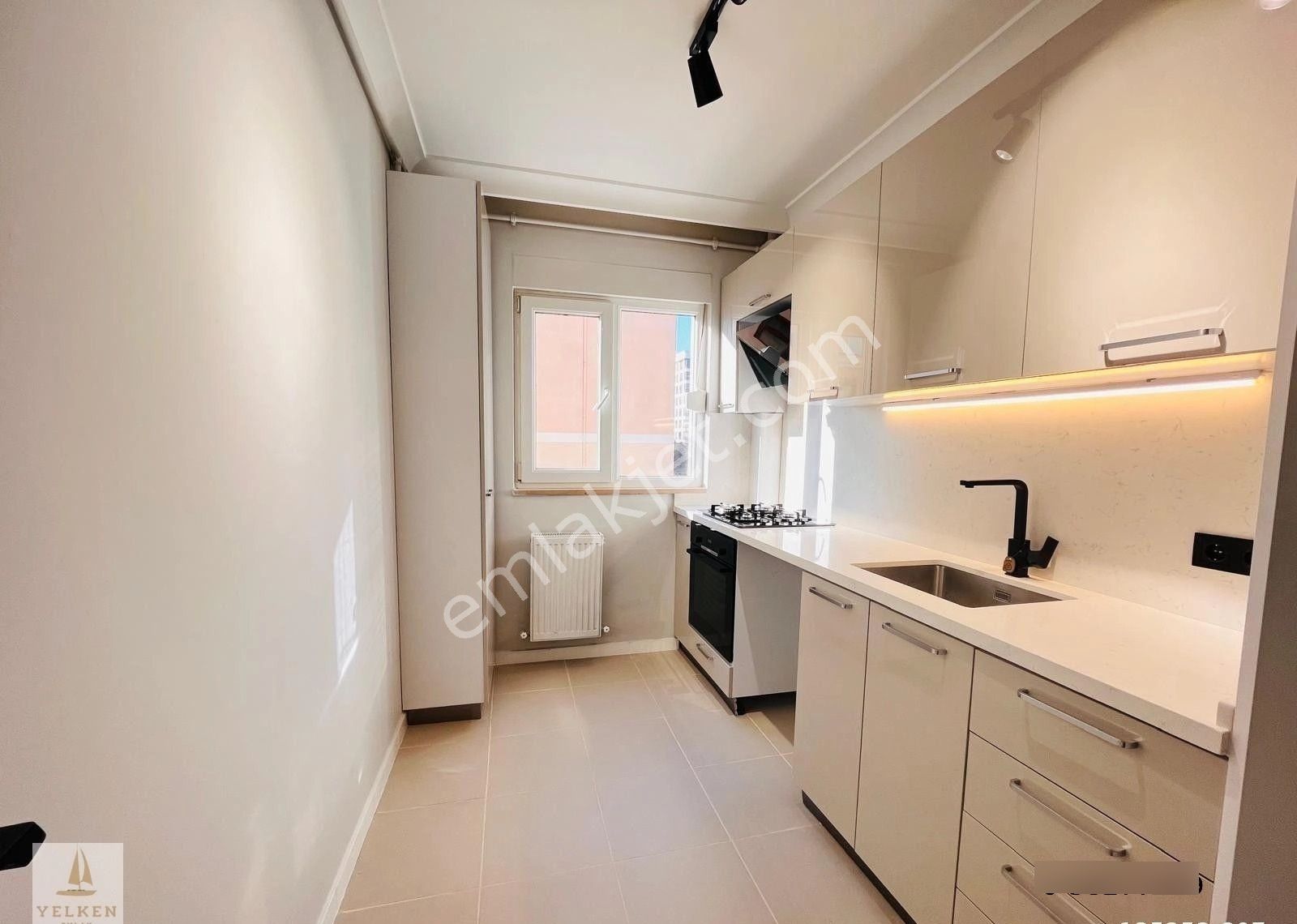 Kozyatağında Minibüs'e Yakın 2+1 Özel Dekorlu Süper Lüks - Görsel 10