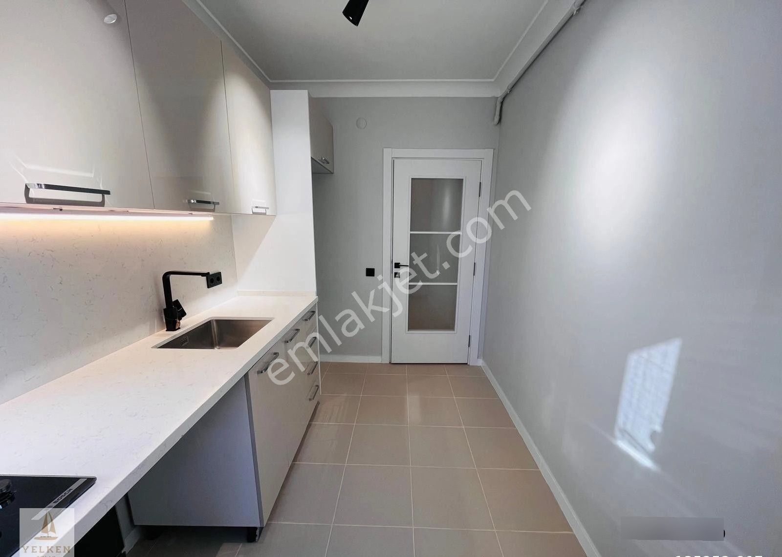 Kozyatağında Minibüs'e Yakın 2+1 Özel Dekorlu Süper Lüks - Görsel 12