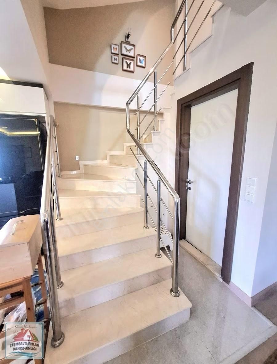 Urla Guvendik Muhteşem Konumda Geniş Bahceli 4+1 Villa - Görsel 17