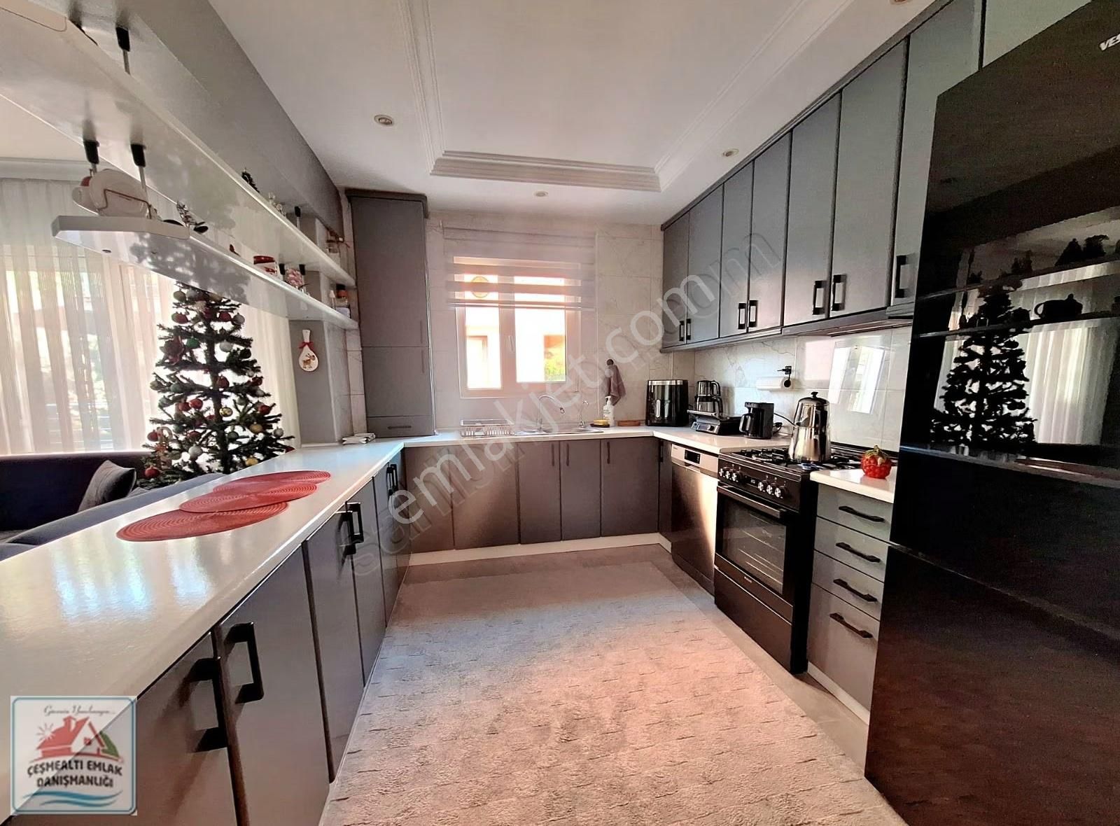 Urla Guvendik Mahallesi 300 M2 İcinde Tam Müstakil Villa - Görsel 3