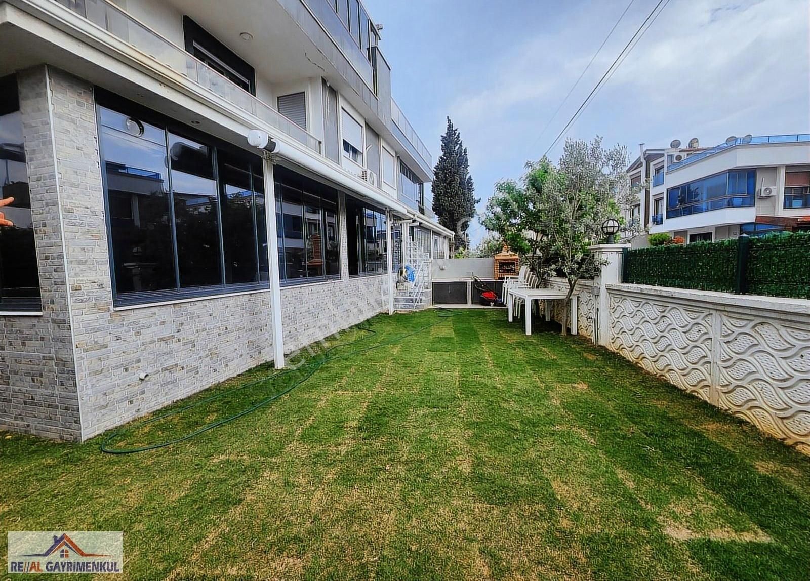 Real Gayrimenkul'den Mithatpaşa'da Köşe Konumda 5+1 Villa