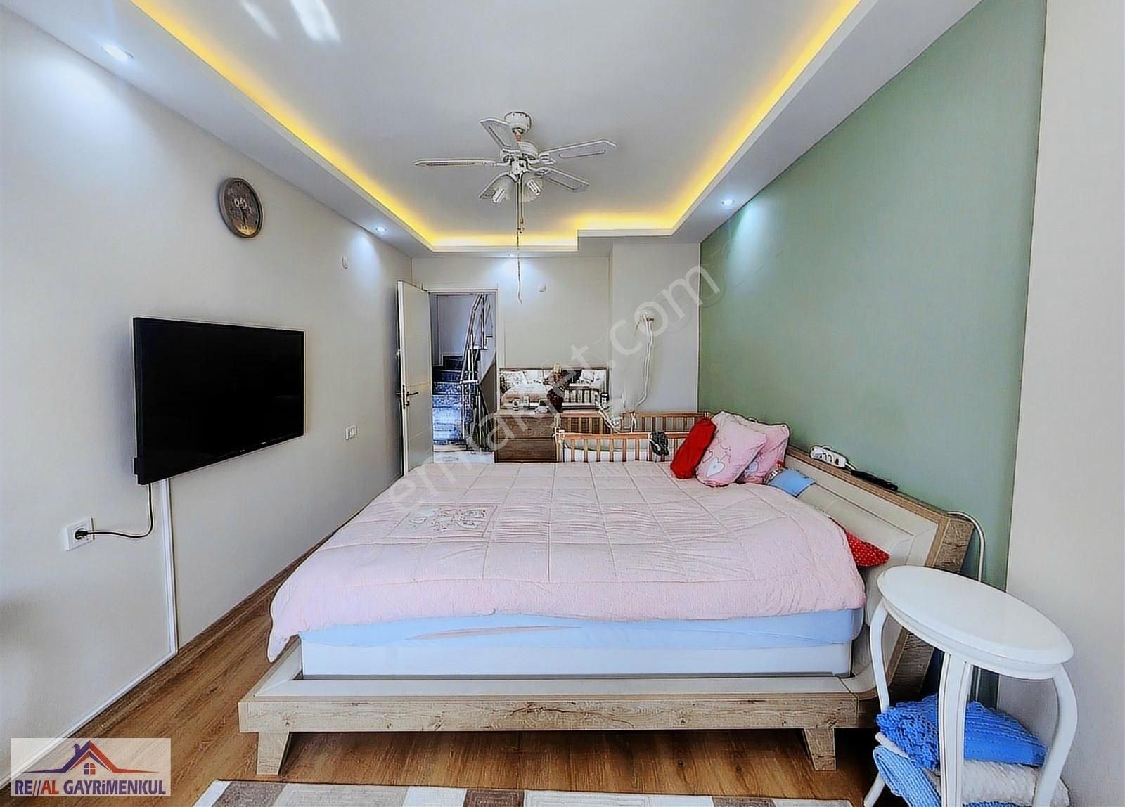 Real Gayrimenkul'den Mithatpaşa'da Köşe Konumda 5+1 Villa - Görsel 30