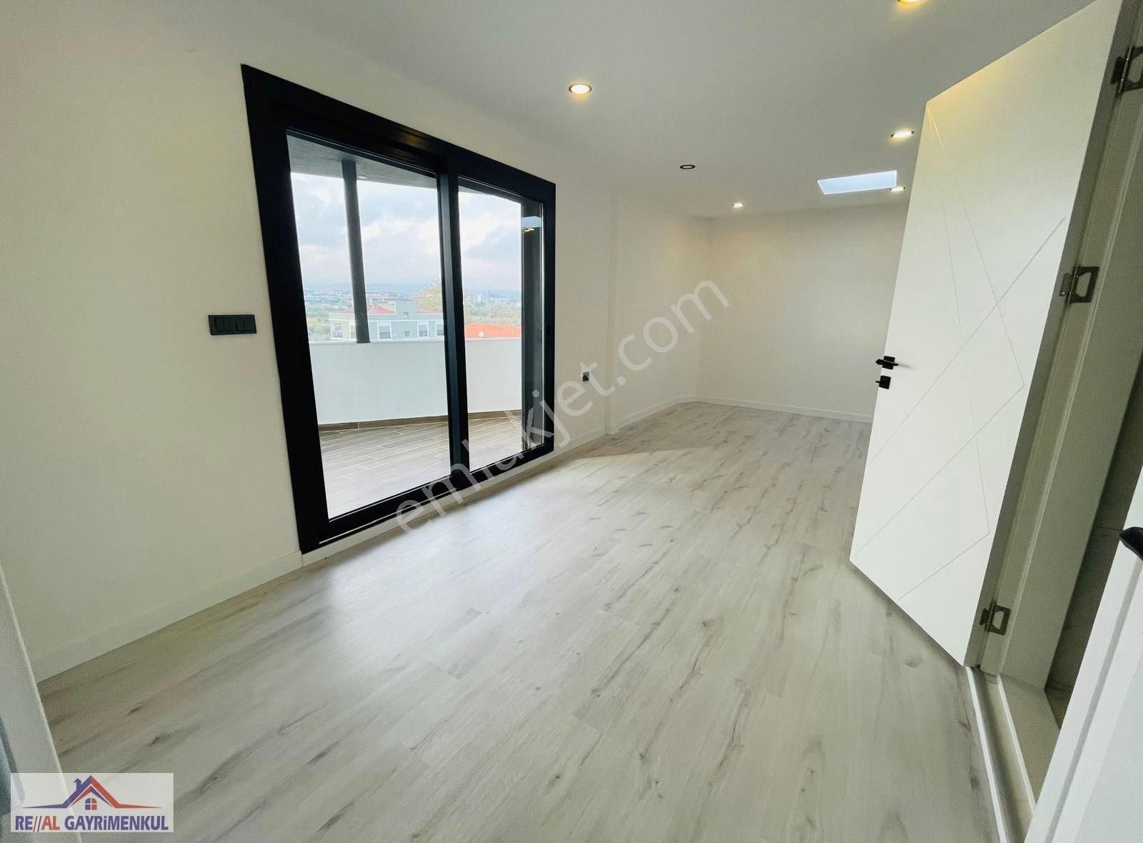 Real'den Cüneytbey Mah. 85 M2 Taban Oturumlu Lüx Villa - Görsel 24