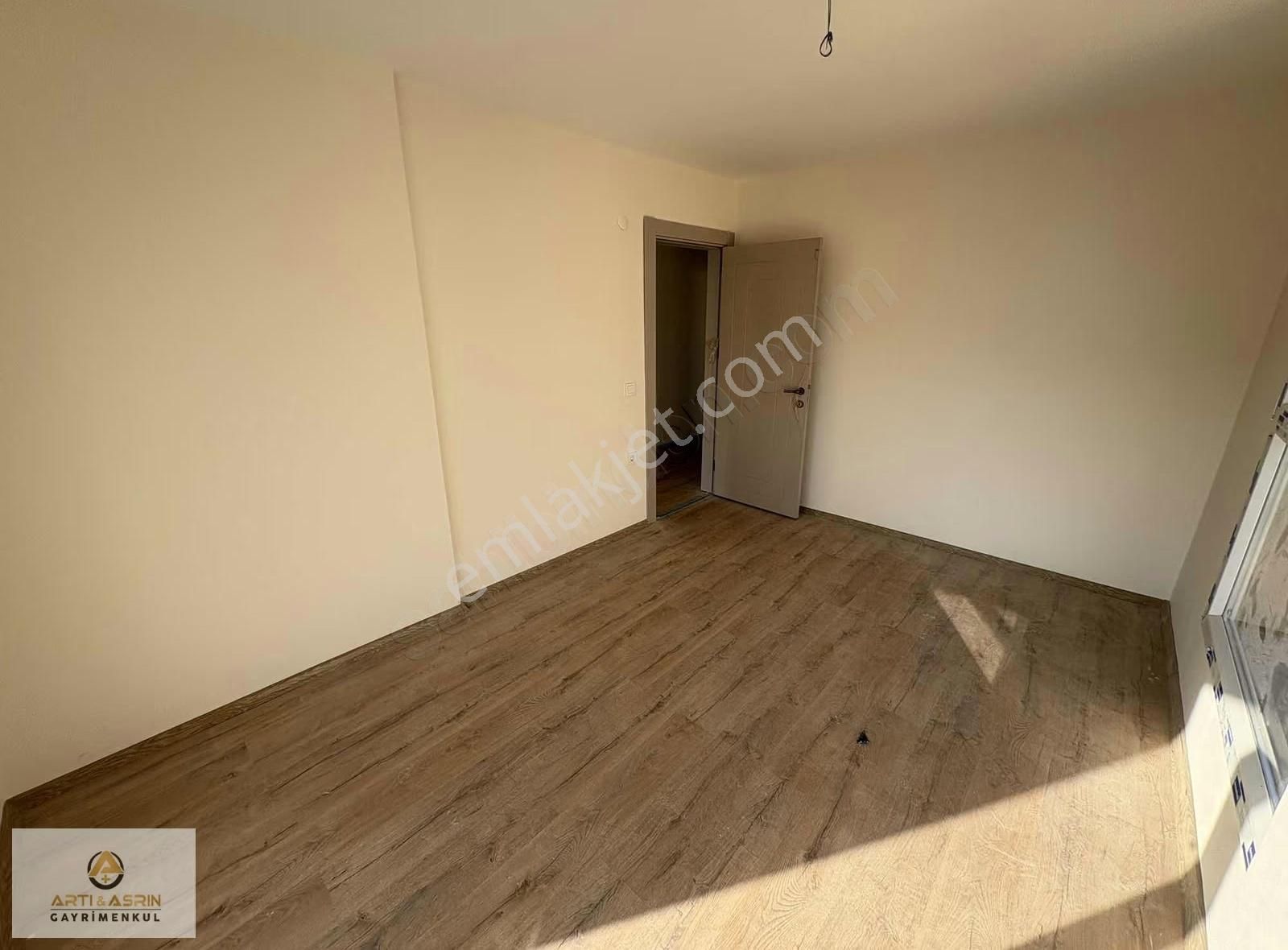 Kadınlar Denizi Mahallesi Yeni 2+1 Daire - Görsel 12