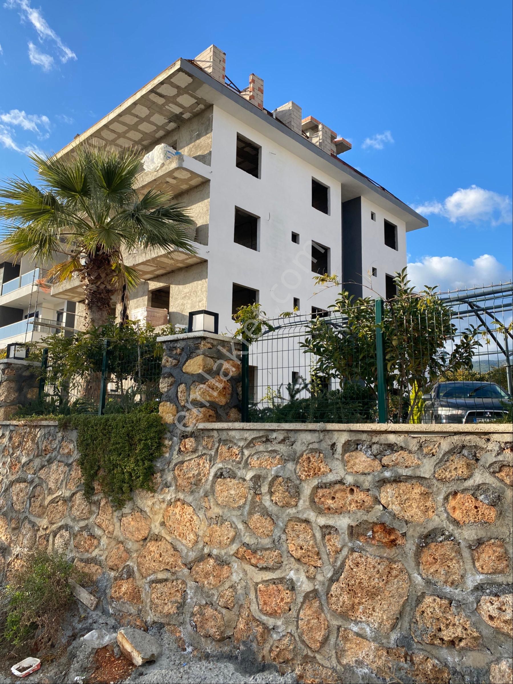 Alanya Çevreyolu Üstünde 1+1 Satılık Daire