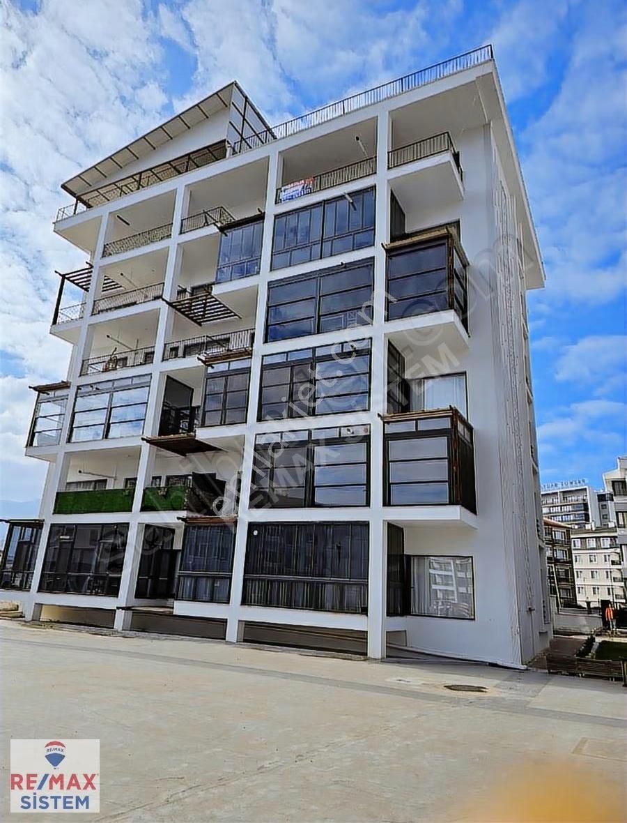 *erkmen Cumhuriyet Mah. Satılık 4+1 Geniş Teraslı Daire*