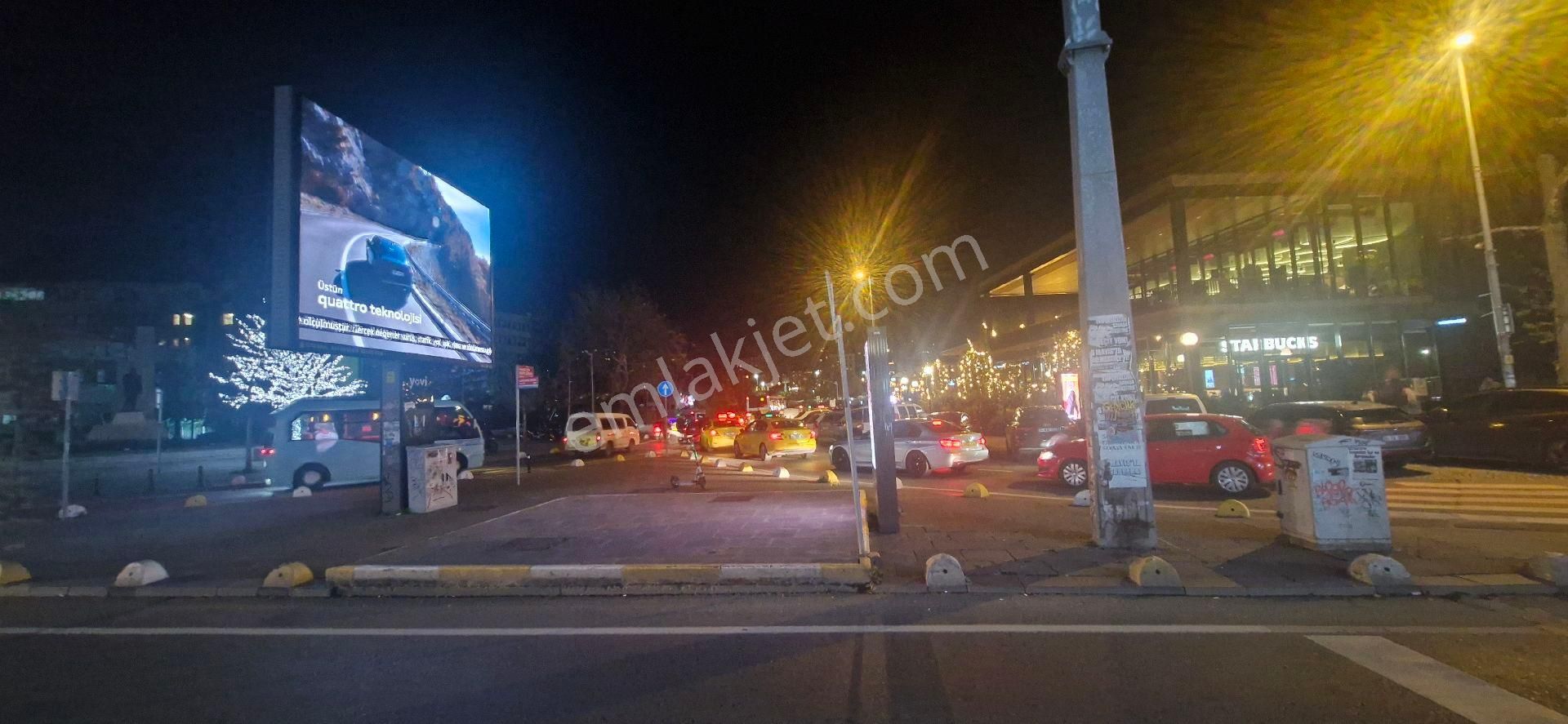 Kadiköyün Yükselen Değeri Hasanpaşa Söğütlü Çeşmede Muhteşem Lokasyonda Satılık Dükkan - Görsel 3