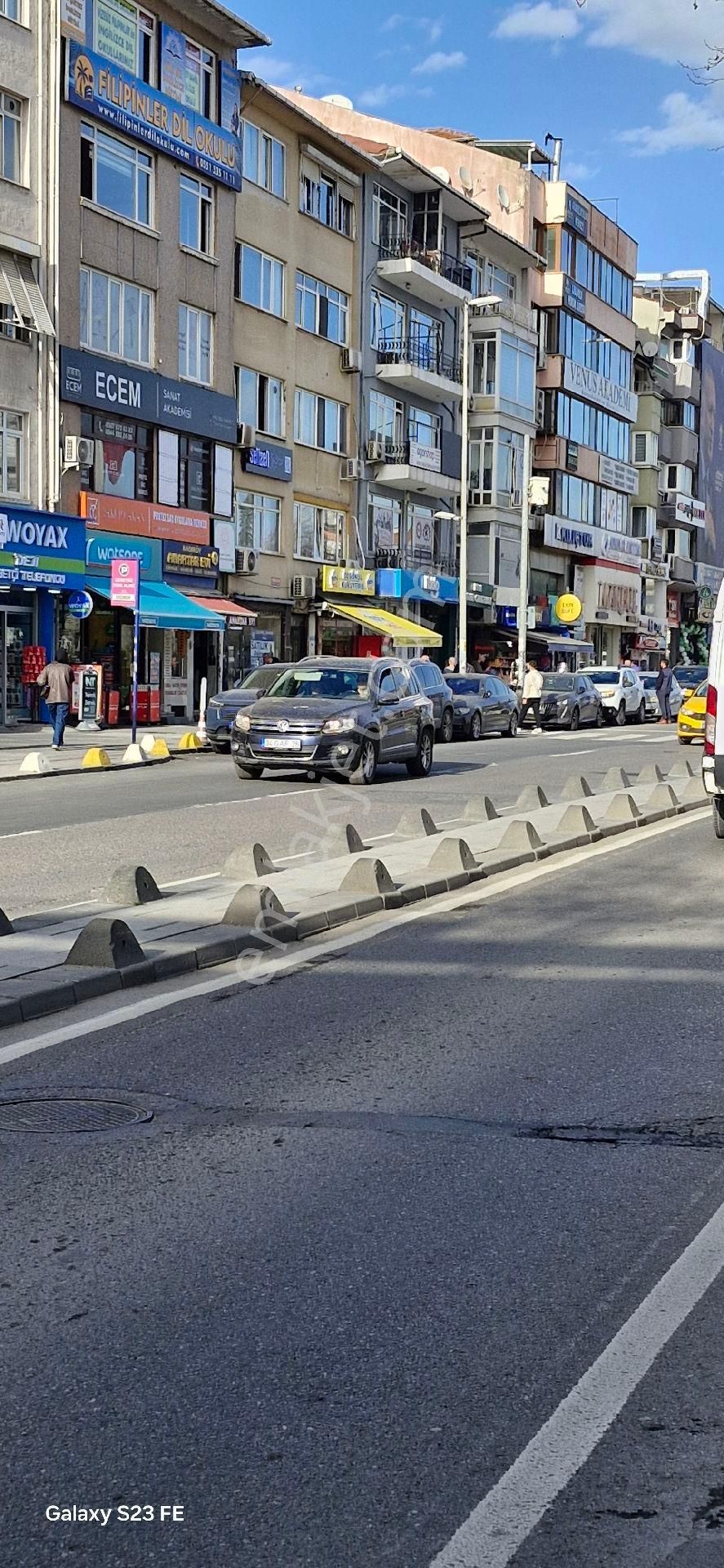 Kadiköyün Yükselen Değeri Hasanpaşa Söğütlü Çeşmede Muhteşem Lokasyonda Satılık Dükkan - Görsel 15
