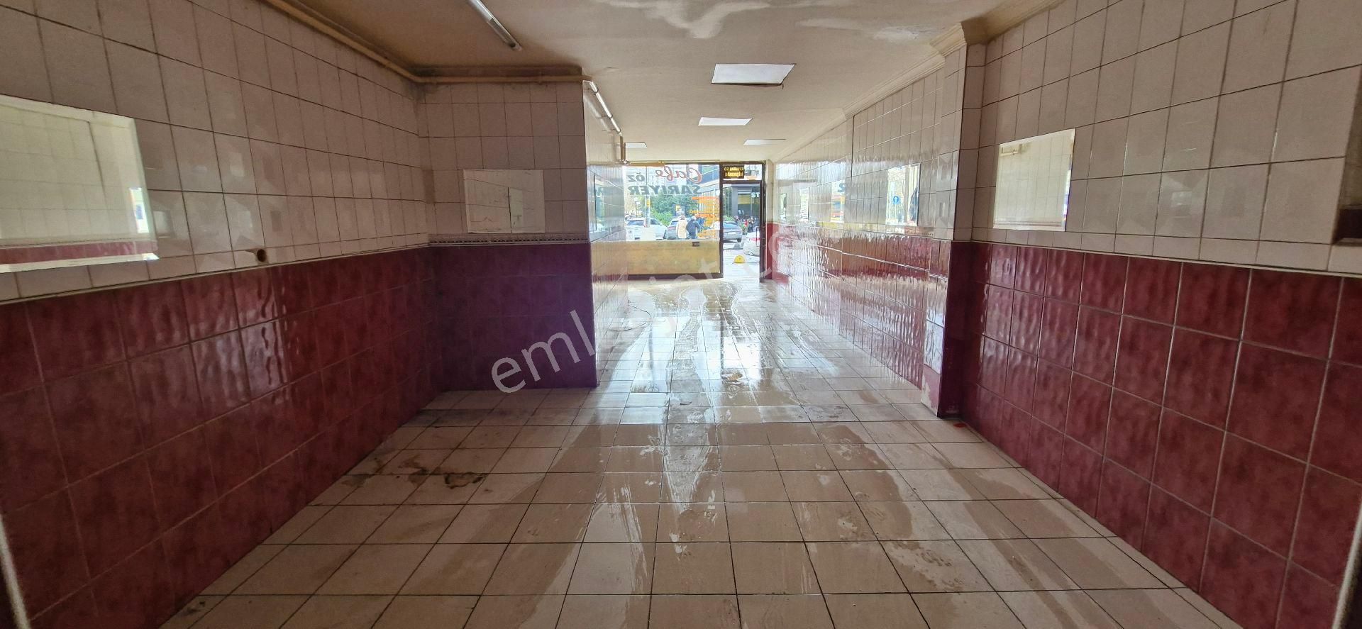 Kadiköyün Yükselen Değeri Hasanpaşa Söğütlü Çeşmede Muhteşem Lokasyonda Satılık Dükkan