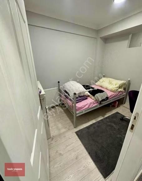 Valikonağına Yürüme Mesafesinde Yenilenmiş 2+1 Fırsat Daire - Görsel 9