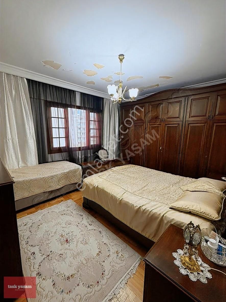 Beşiktaş Gayrettepede Geniş Metrekareli 4+1 Fırsat Daire - Görsel 8