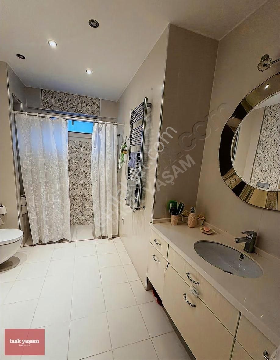 Beşiktaş Gayrettepede Geniş Metrekareli 4+1 Fırsat Daire - Görsel 3