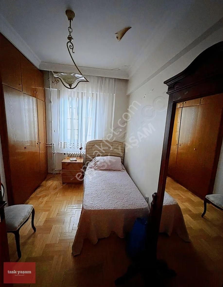 Beşiktaş Gayrettepede Geniş Metrekareli 4+1 Fırsat Daire - Görsel 12