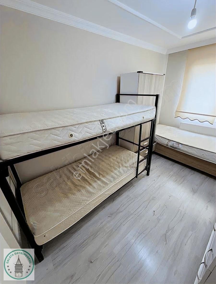 Galata'dan Cadde Üzeri 2+0 Satılık Eşyalı Daire - Görsel 2