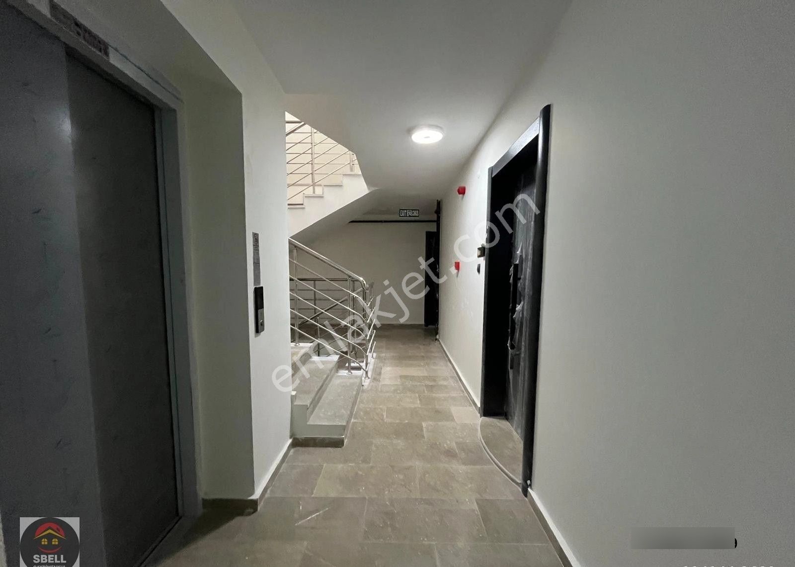 Sbell'den 7.cadde Yakını Yeni Binada 2.katta Ön Cephede Lüks 1+1 - Görsel 15