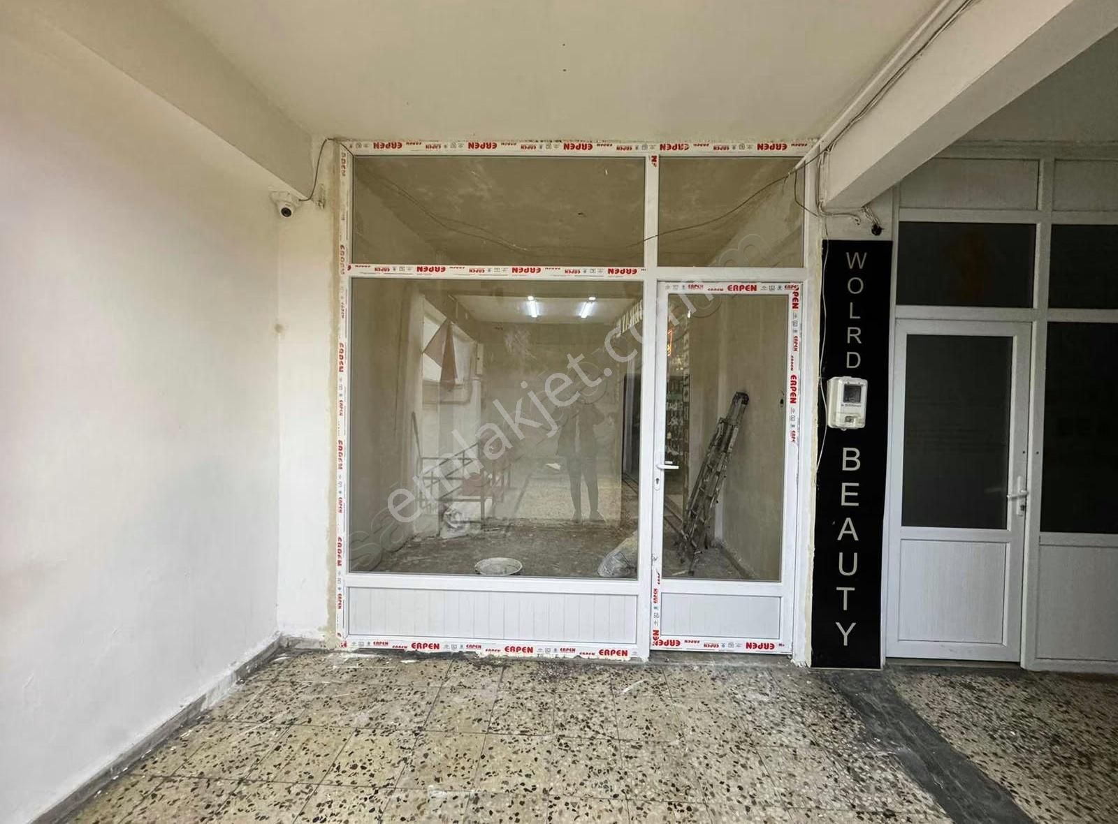 Bayrampaşa Yenidoğan Mah. Demirkapı Satılık Dükkan