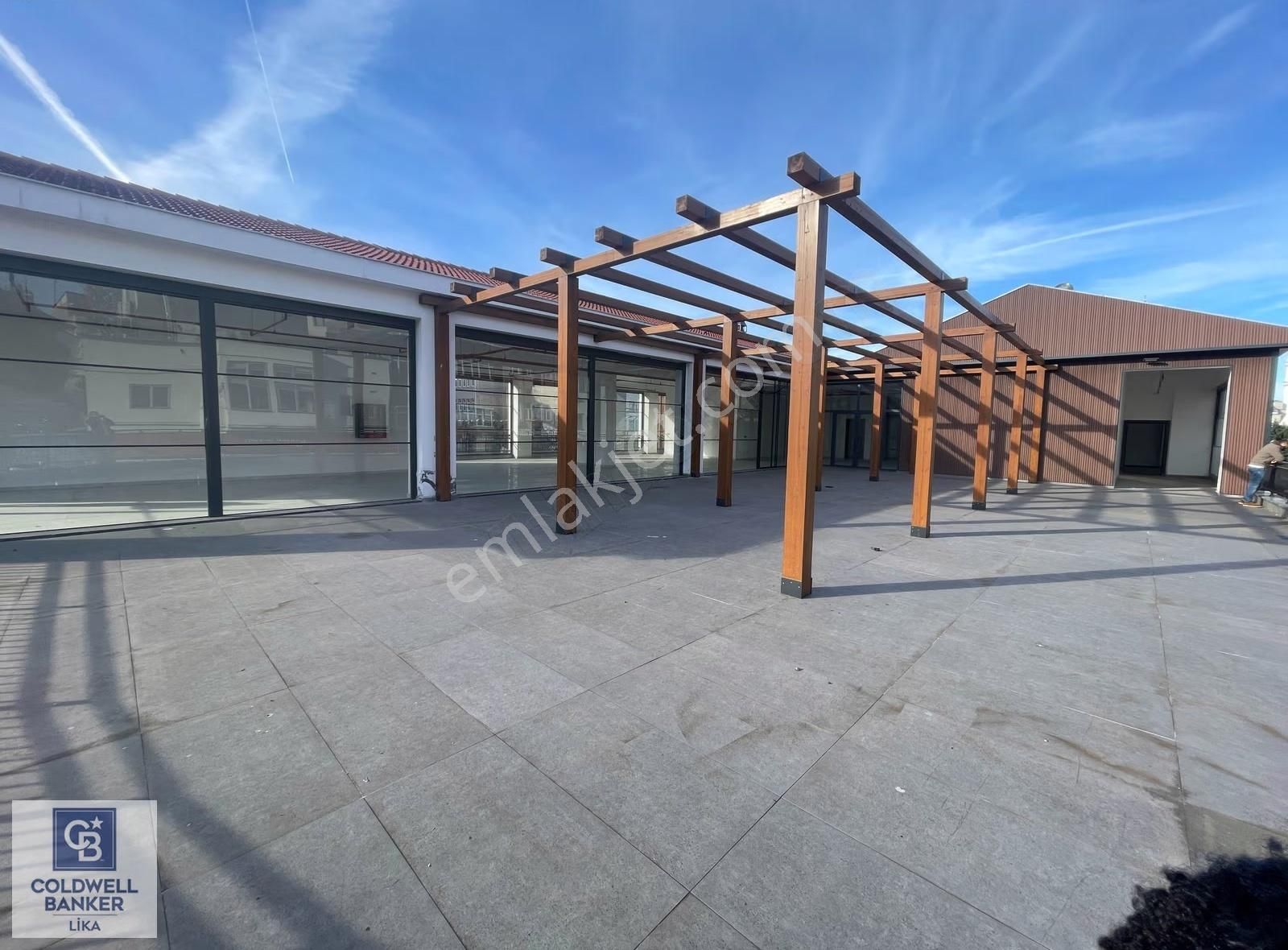 Cb Lika'dan İşlek Lokasyonda Kiralık Dükkan - Görsel 24