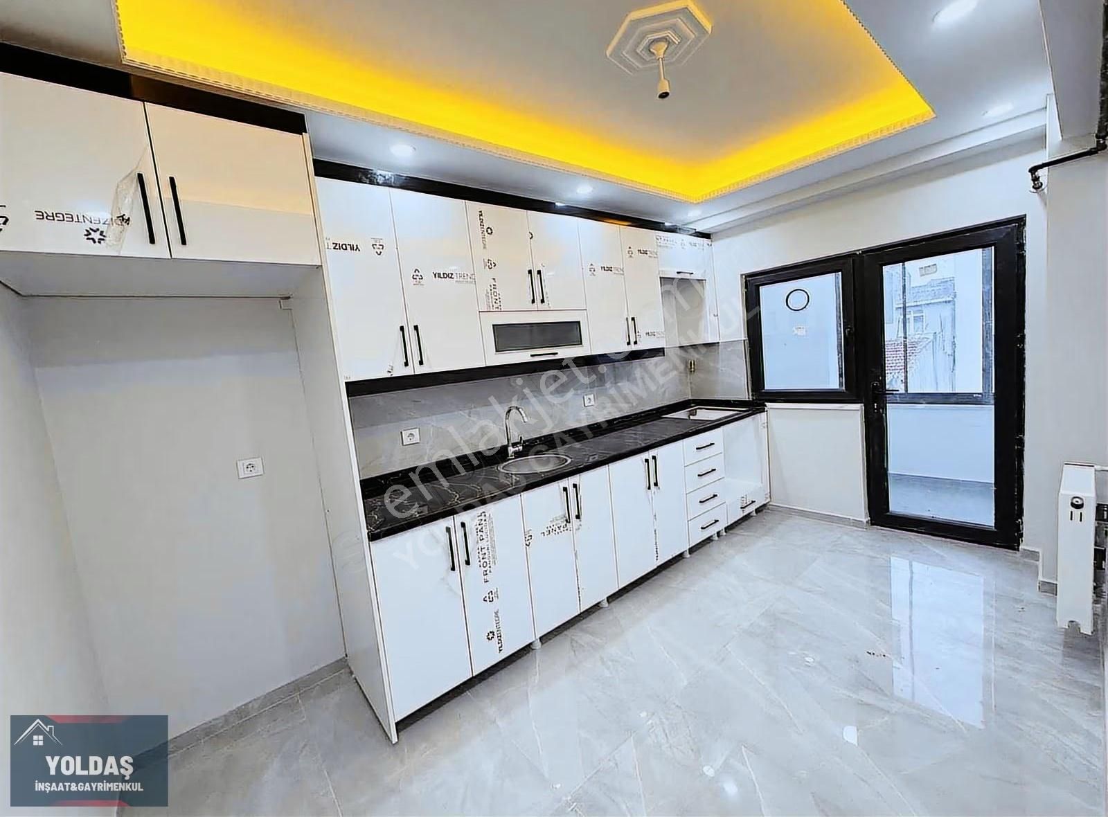 Yoldaş İnş Satılık 2+1 95 M2 3.kat Asansörlü Sıfır Daire