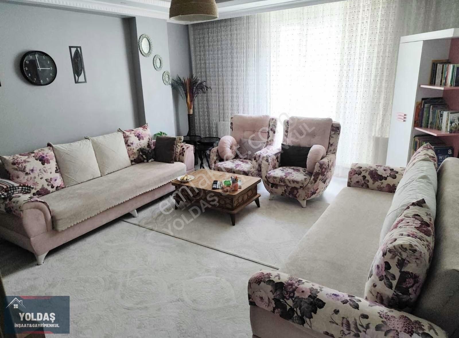 Yoldaş İnş Acil Satılık 2+1 85 M2 1.kat 5 Yaşında Daire