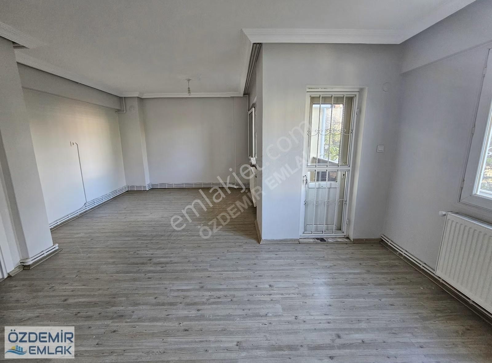 Özdemir Emlaktan Merkezde Kilerli Kiralık 3+1 Ara Kat Daire - Görsel 19