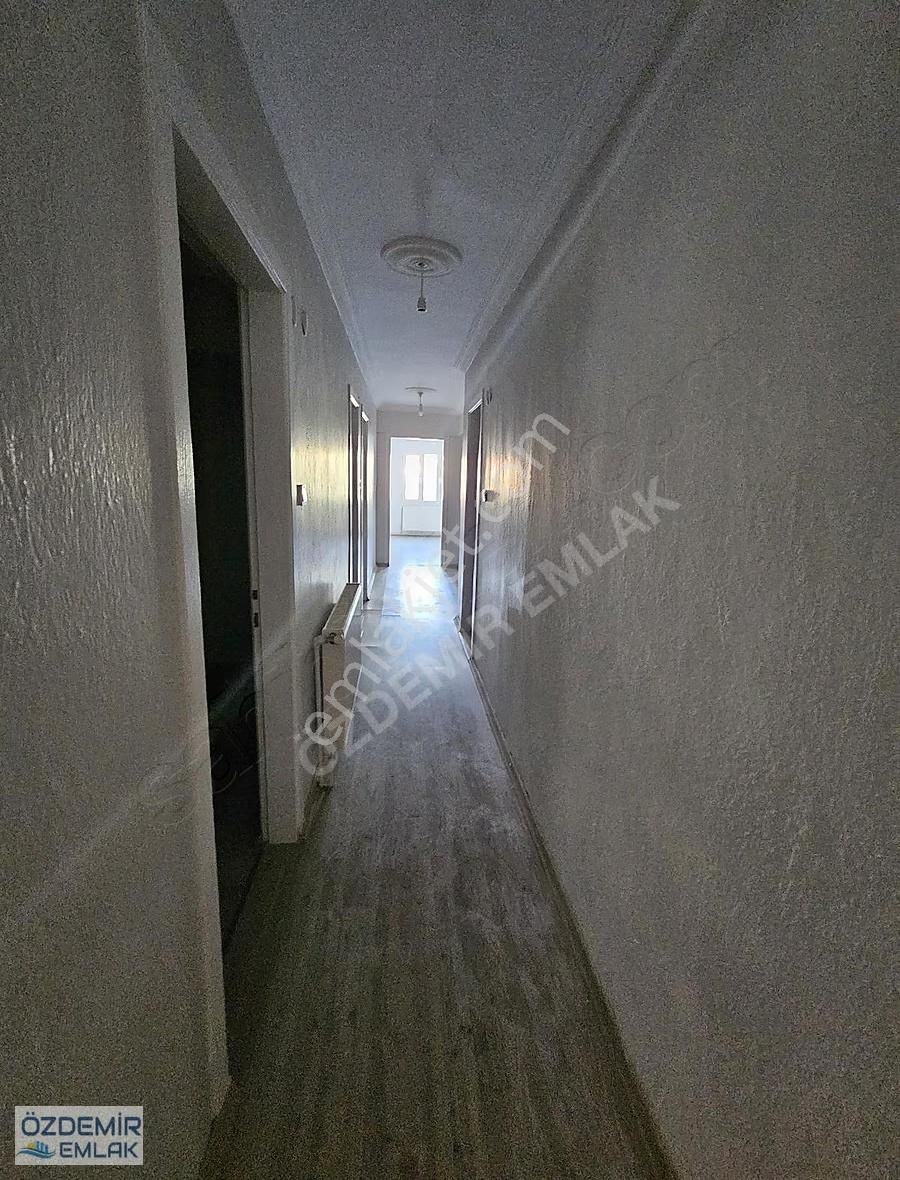 Özdemir Emlaktan Merkezde Kilerli Kiralık 3+1 Ara Kat Daire - Görsel 4