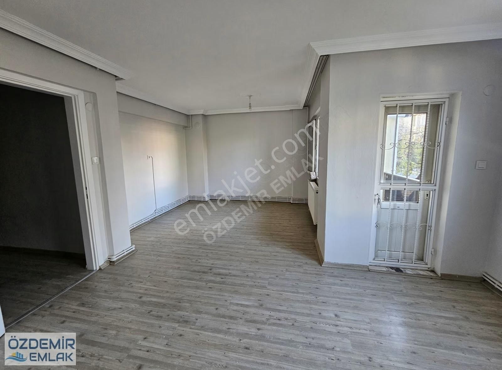 Özdemir Emlaktan Merkezde Kilerli Kiralık 3+1 Ara Kat Daire - Görsel 18