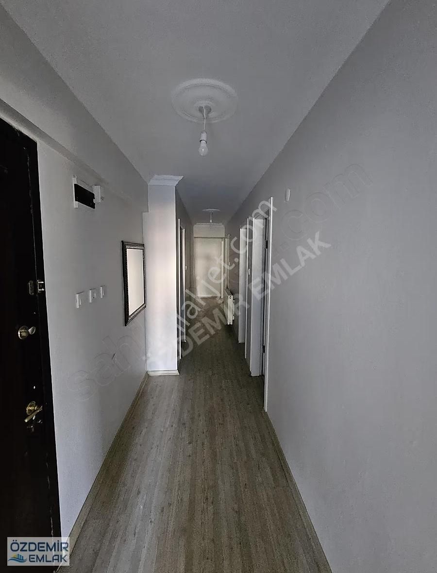 Özdemir Emlaktan Merkezde Kilerli Kiralık 3+1 Ara Kat Daire - Görsel 7