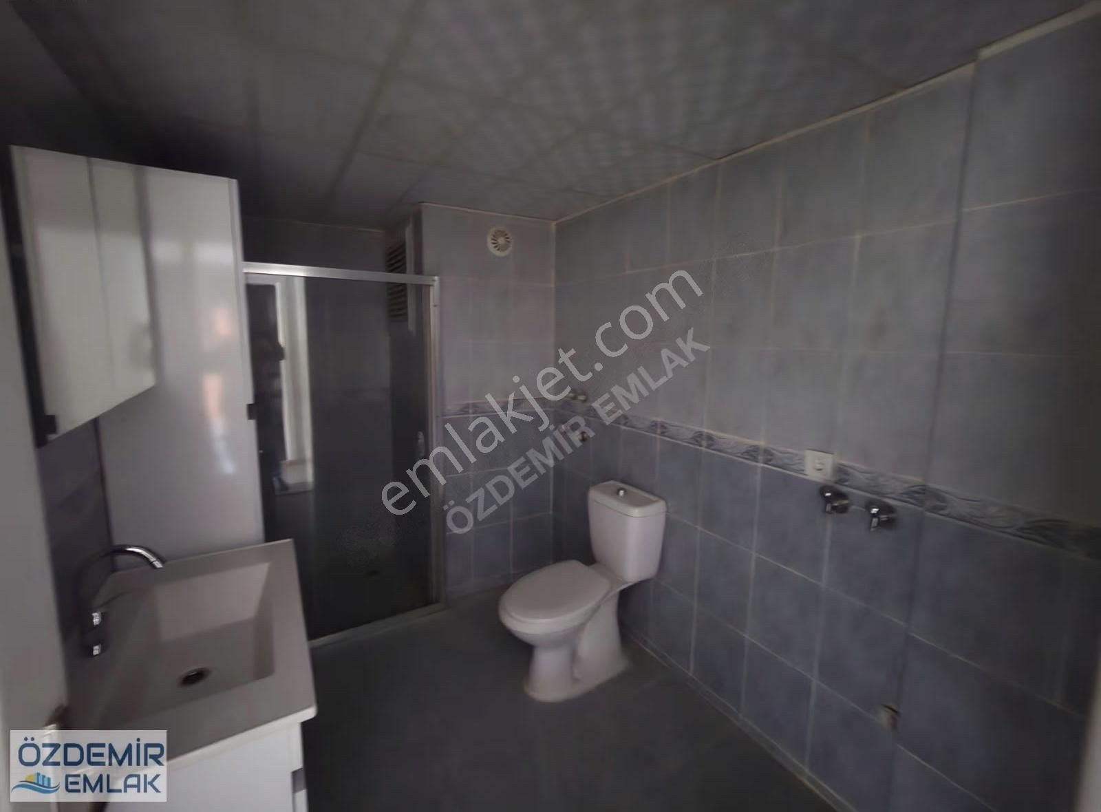 Özdemir Emlaktan Merkezde Kilerli Kiralık 3+1 Ara Kat Daire - Görsel 26