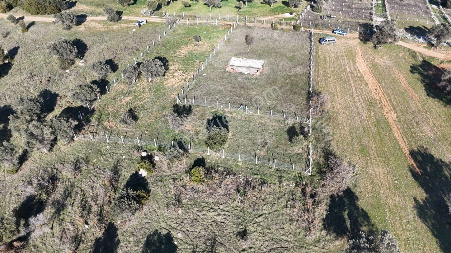 İzmir Menderes Görece-akçaköy Arasında 1727 M2 Taksimli Tepe Tarla - Görsel 13