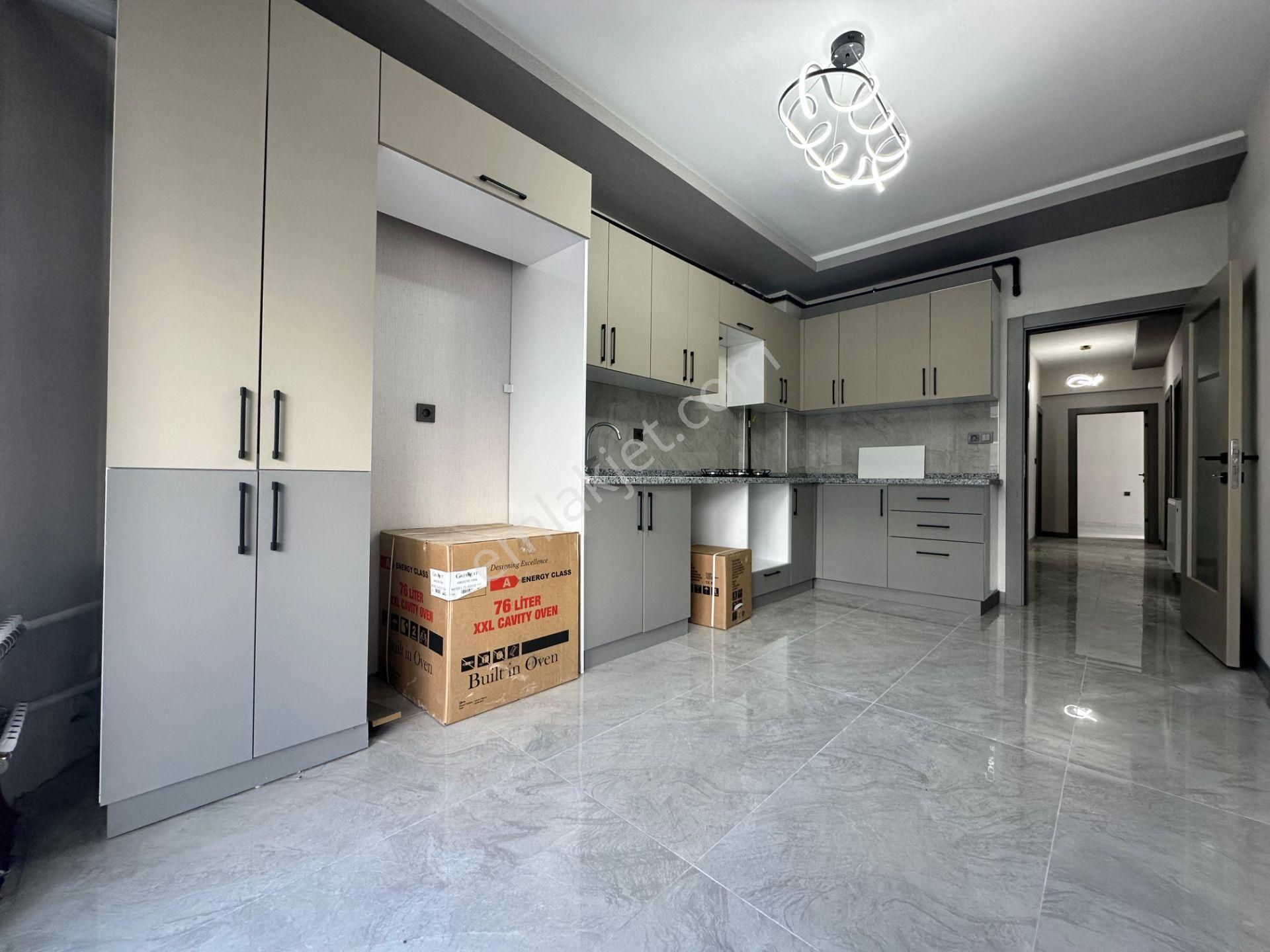 Pursaklar Saray Mehmet Zengin Emlak'tan Hastane Yakını Otoparklı 2.kat 4+1 Sitede Daire - Görsel 7