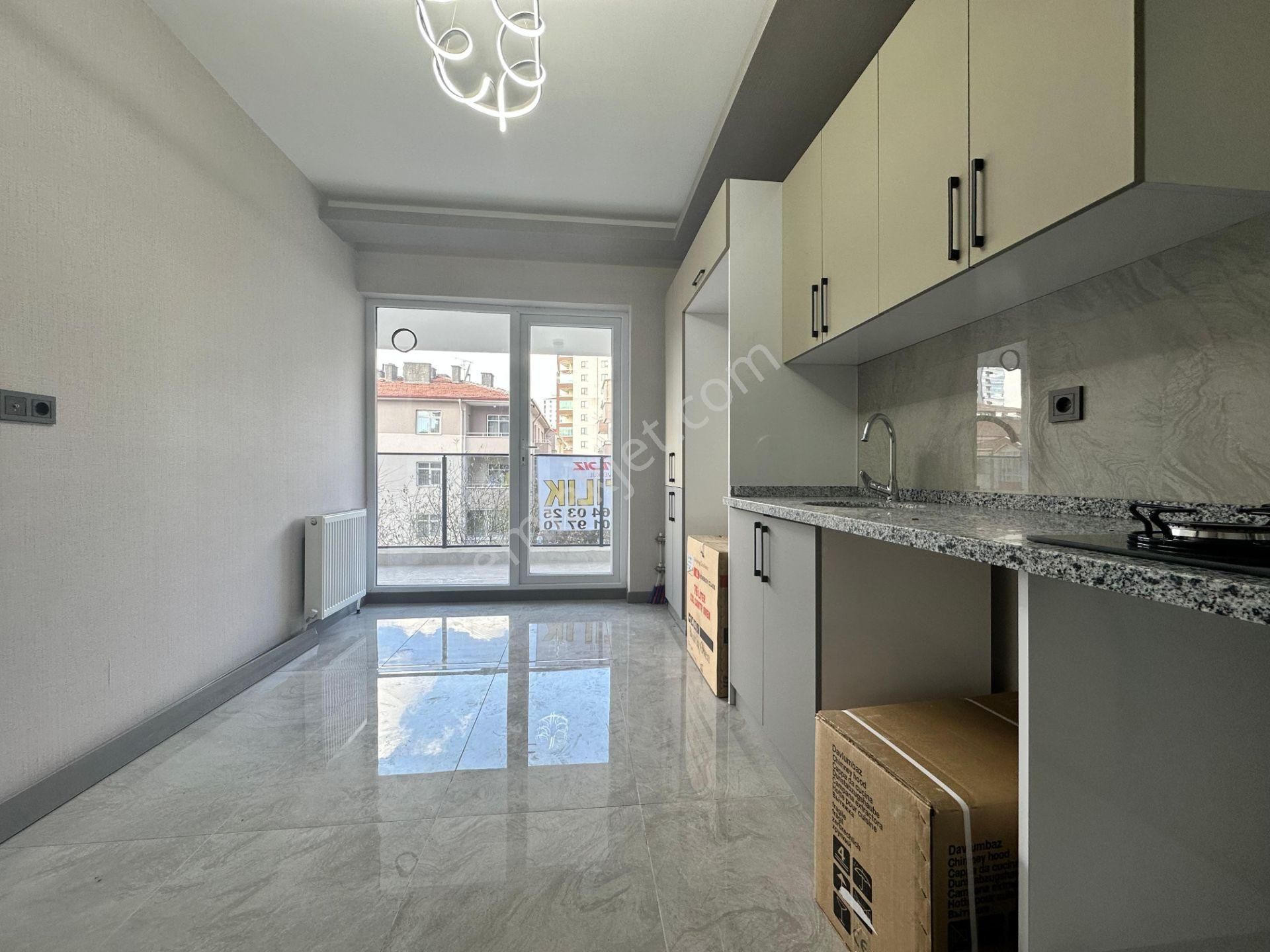 Pursaklar Saray Mehmet Zengin Emlak'tan Hastane Yakını Otoparklı 2.kat 4+1 Sitede Daire - Görsel 5