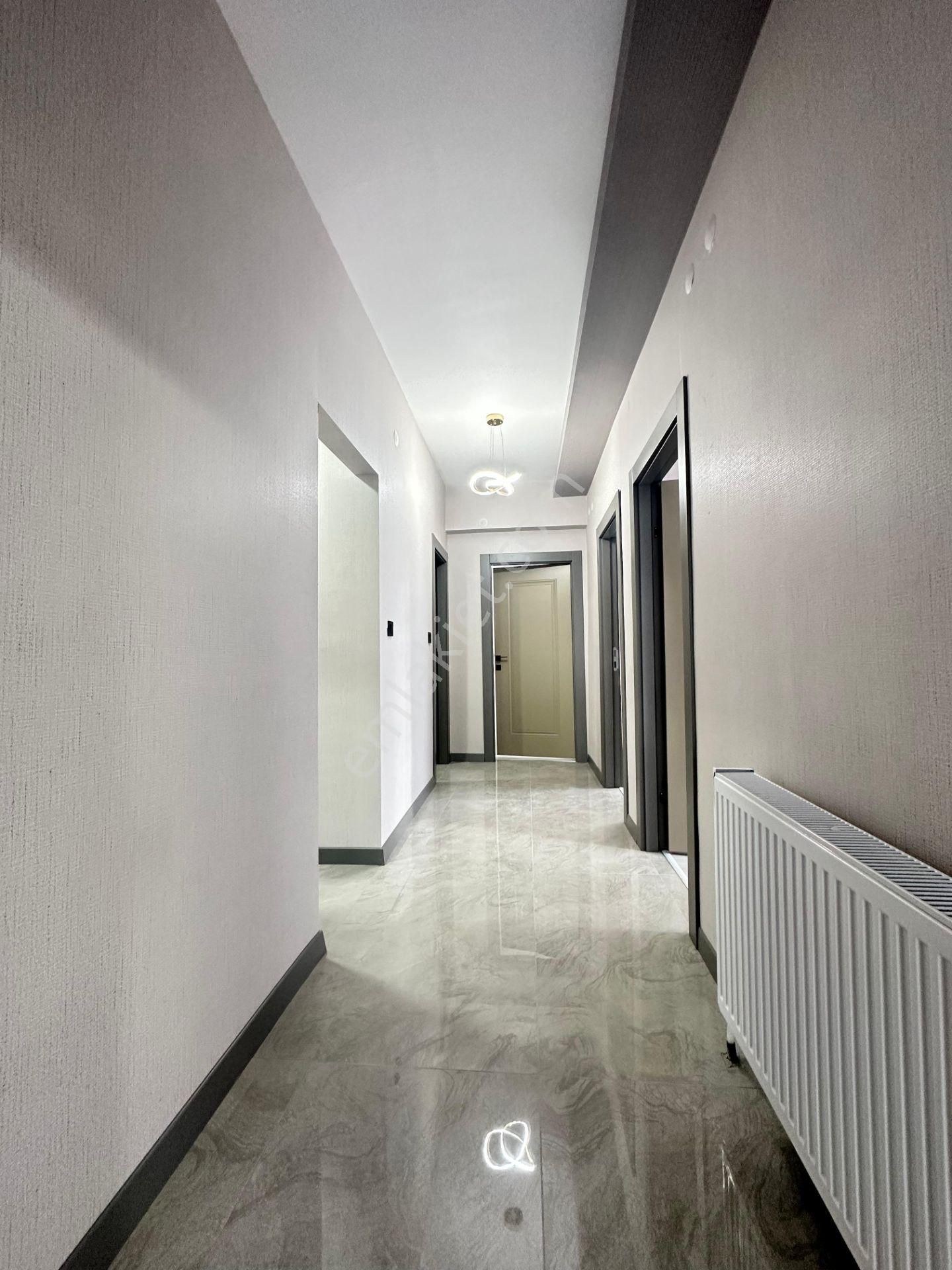 Pursaklar Saray Mehmet Zengin Emlak'tan Hastane Yakını Otoparklı 2.kat 4+1 Sitede Daire - Görsel 28