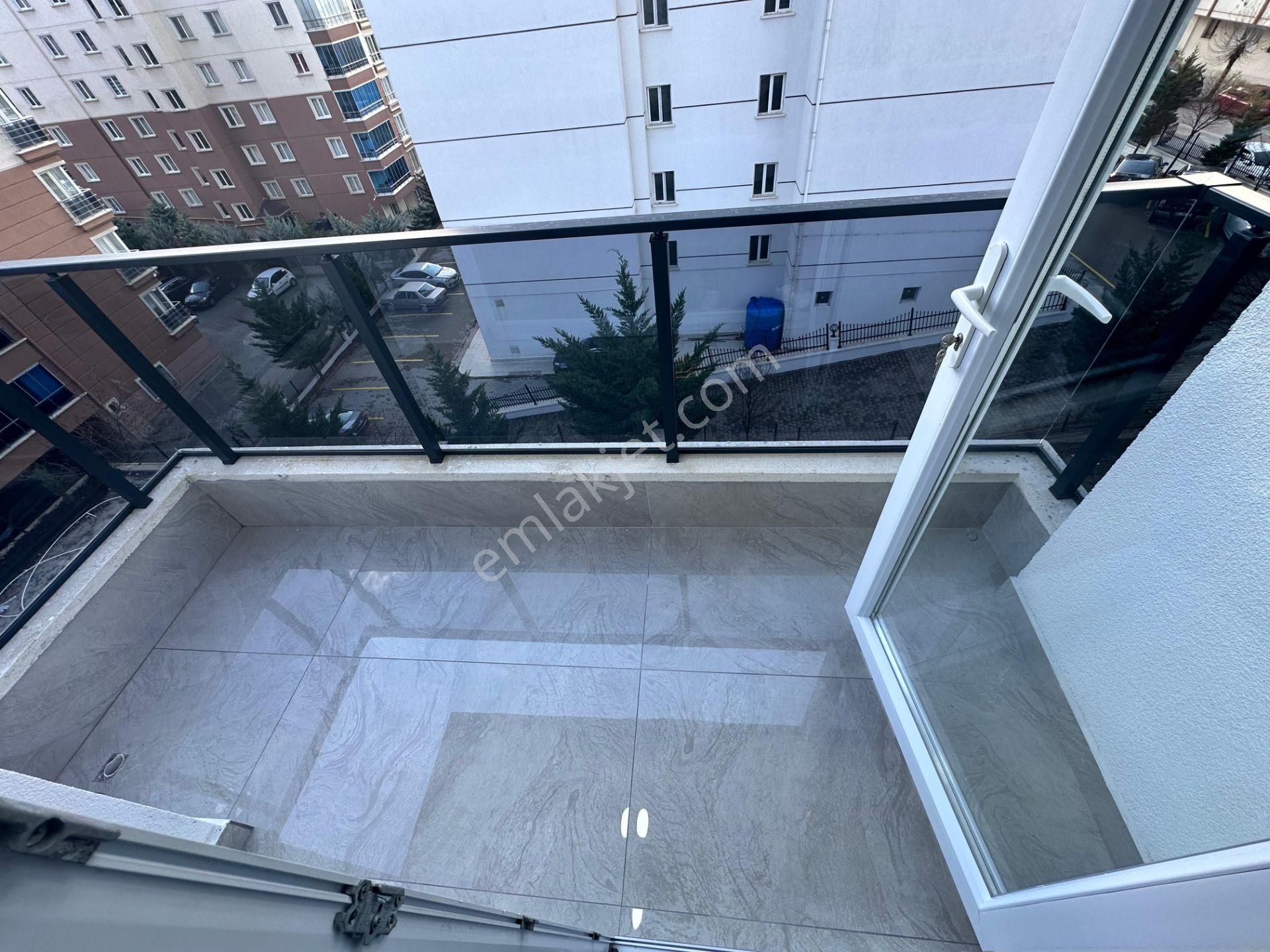 Pursaklar Saray Mehmet Zengin Emlak'tan Hastane Yakını Otoparklı 2.kat 4+1 Sitede Daire - Görsel 39