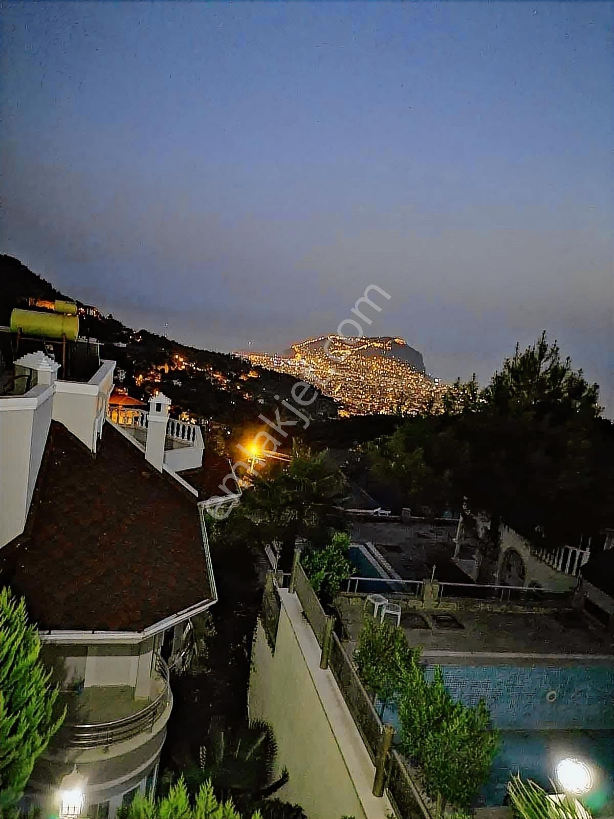 Alanya Tepe Mah.de Site İçi Villa Tipi 3+1 Dubleks Daire