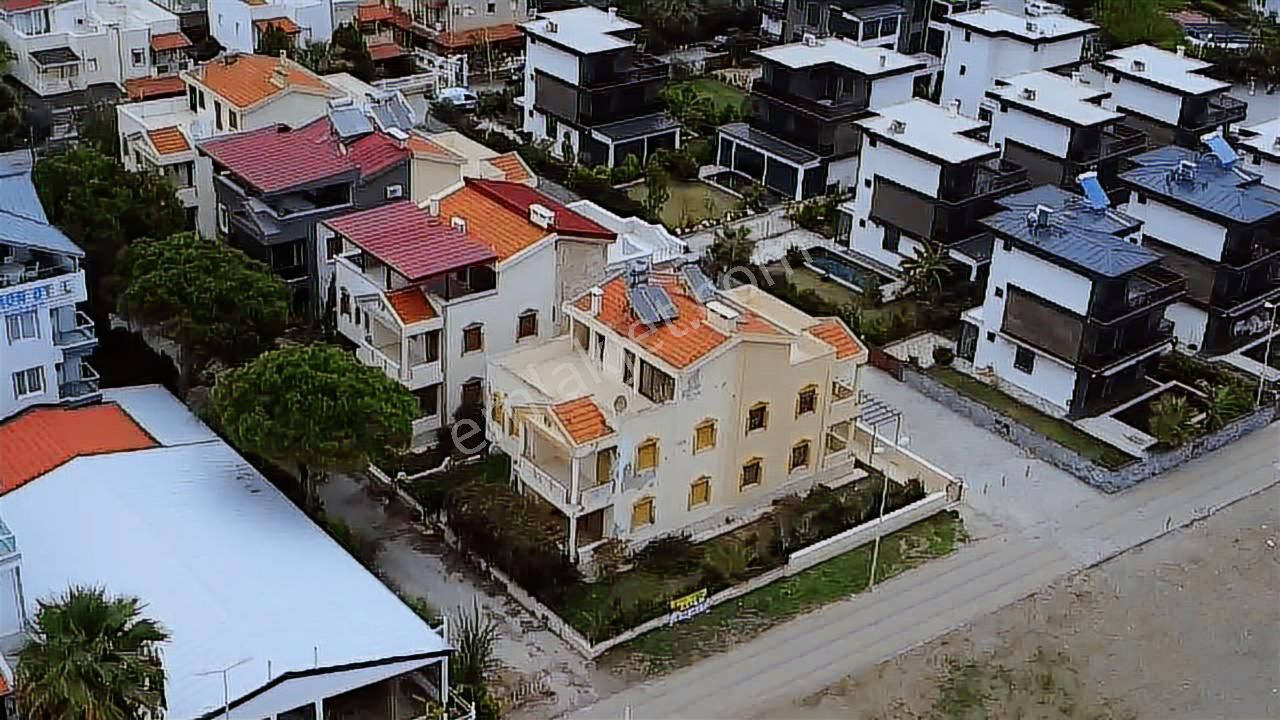 Gümüldürde Denize Sıfır 3+1 Tripleks Lüks Villa - Görsel 12