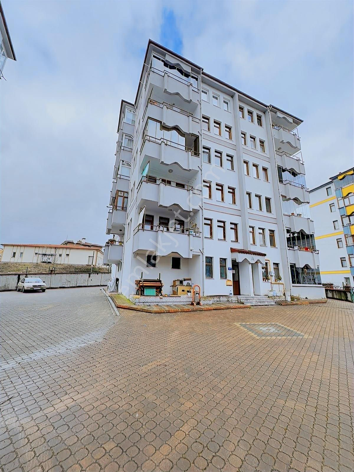 Merkez Orduyeri Satılık Site İçinde Geniş Ön Cephe 3+1 Daire - Görsel 2