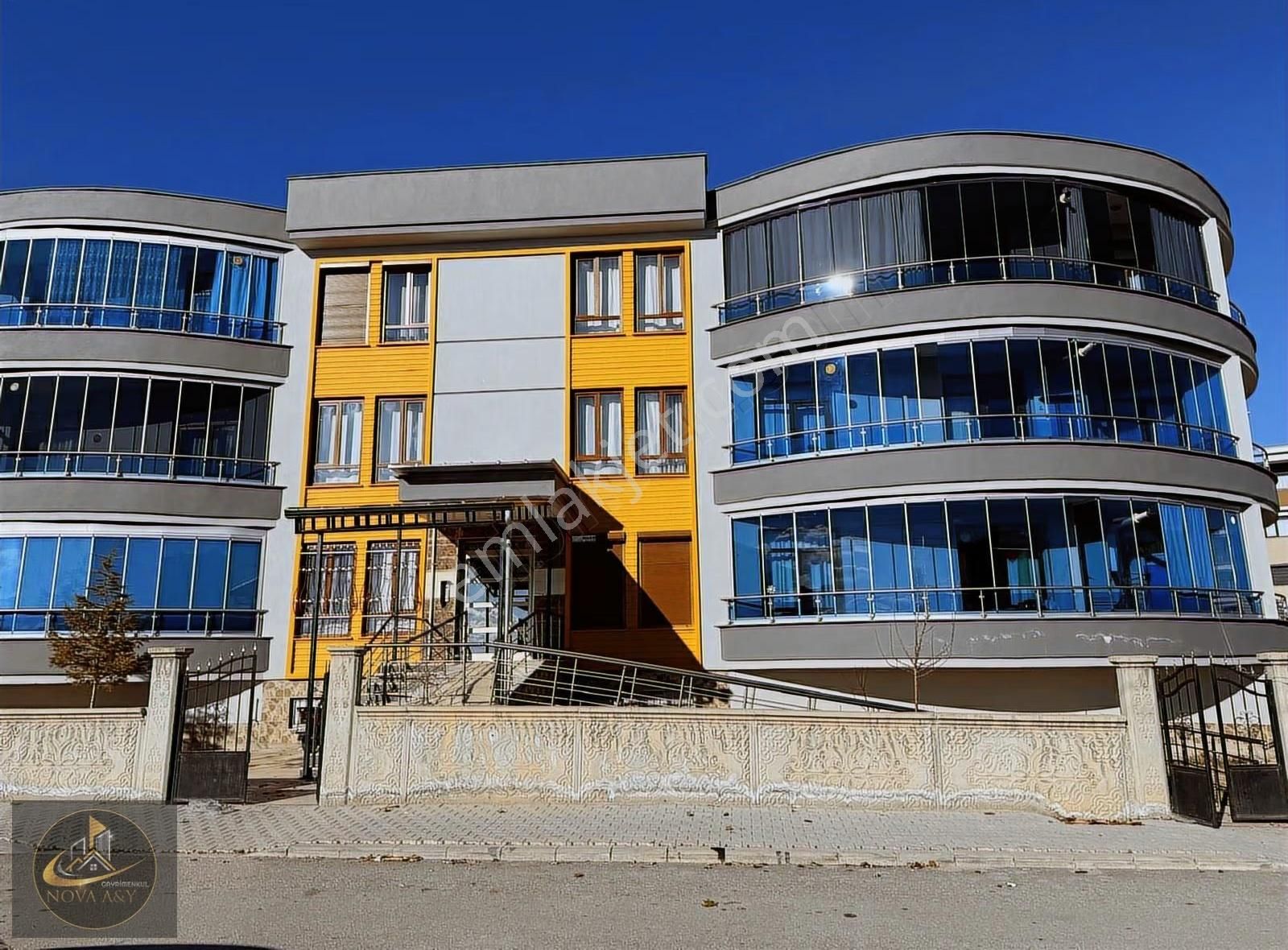 Selahattin Eyyübi Mah. Kahramanlar Cd.üzeri Satılık 3+1 Daire