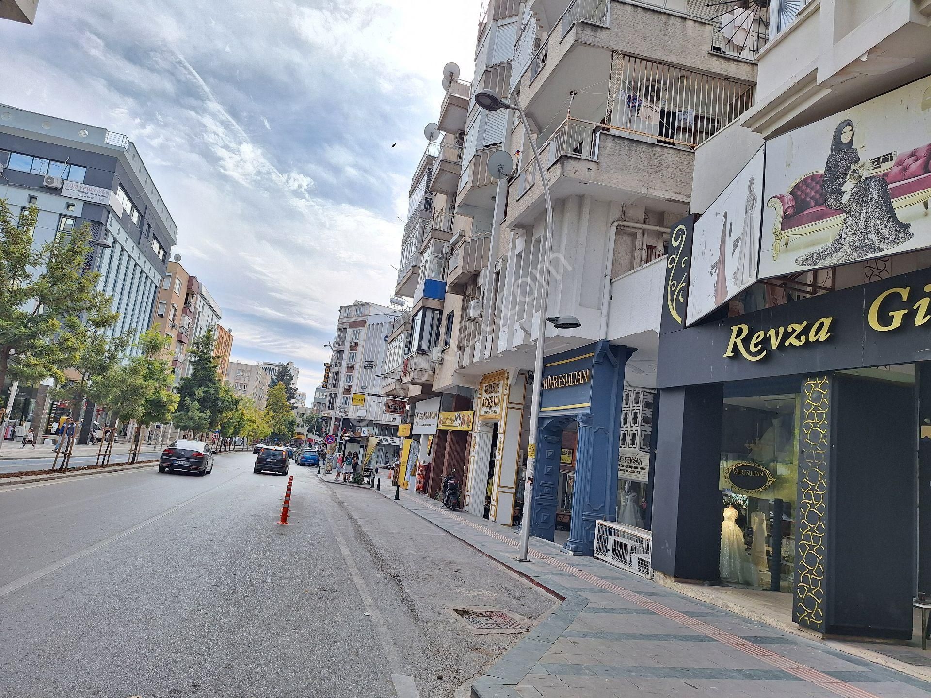 Antalya Muratpaşa Elmalı Mahallesinde Merkezi Konumda Asansörlü Kiralık Ofis