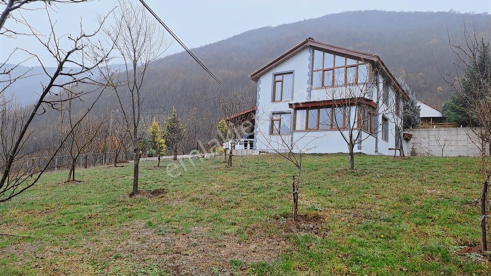 Kartepe Pazarçayırı Mah.eşyalı Satılık Bahçeli Müstakil Ev