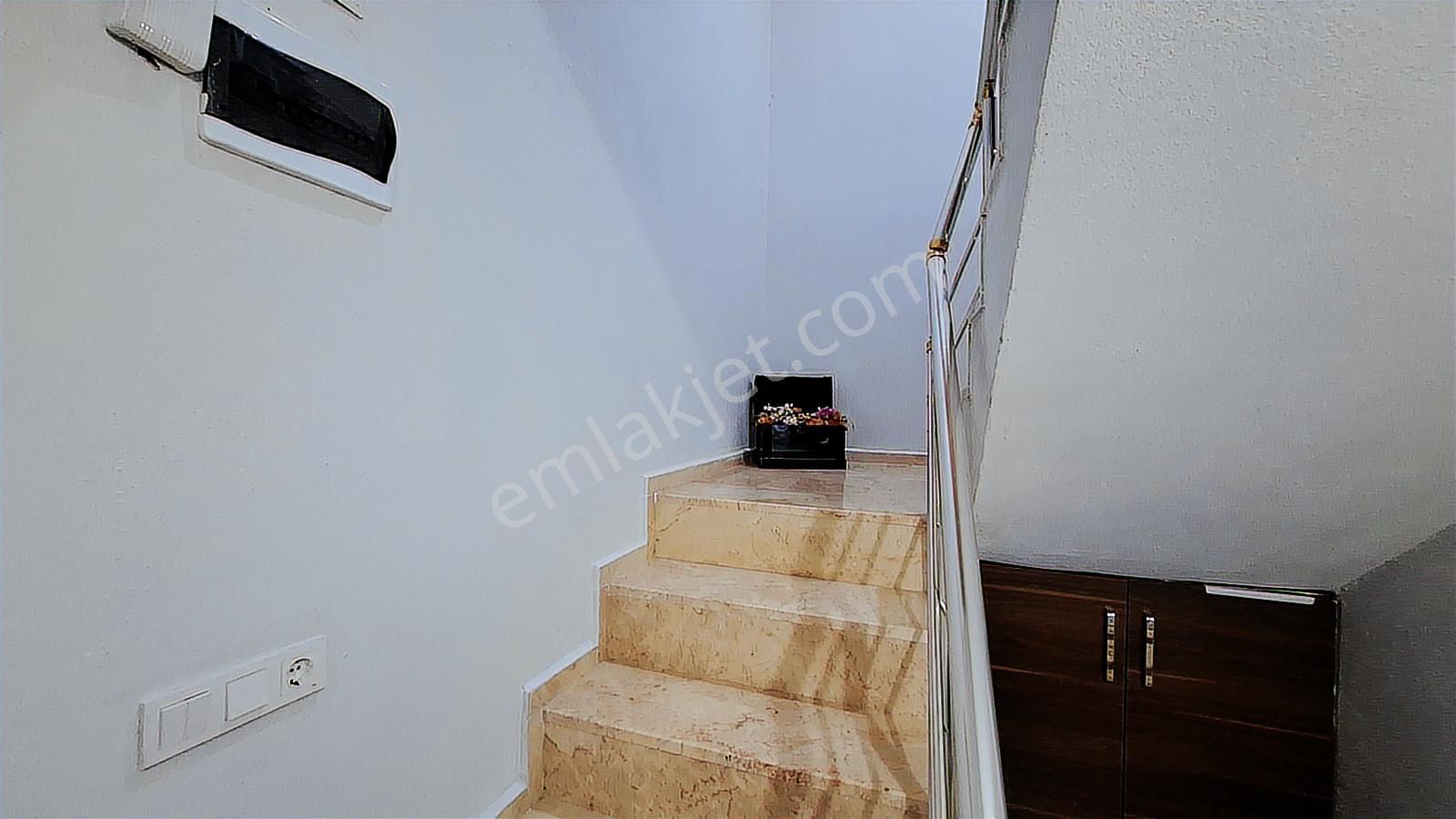 Kartepe Pazarçayırı Mah.eşyalı Satılık Bahçeli Müstakil Ev - Görsel 22