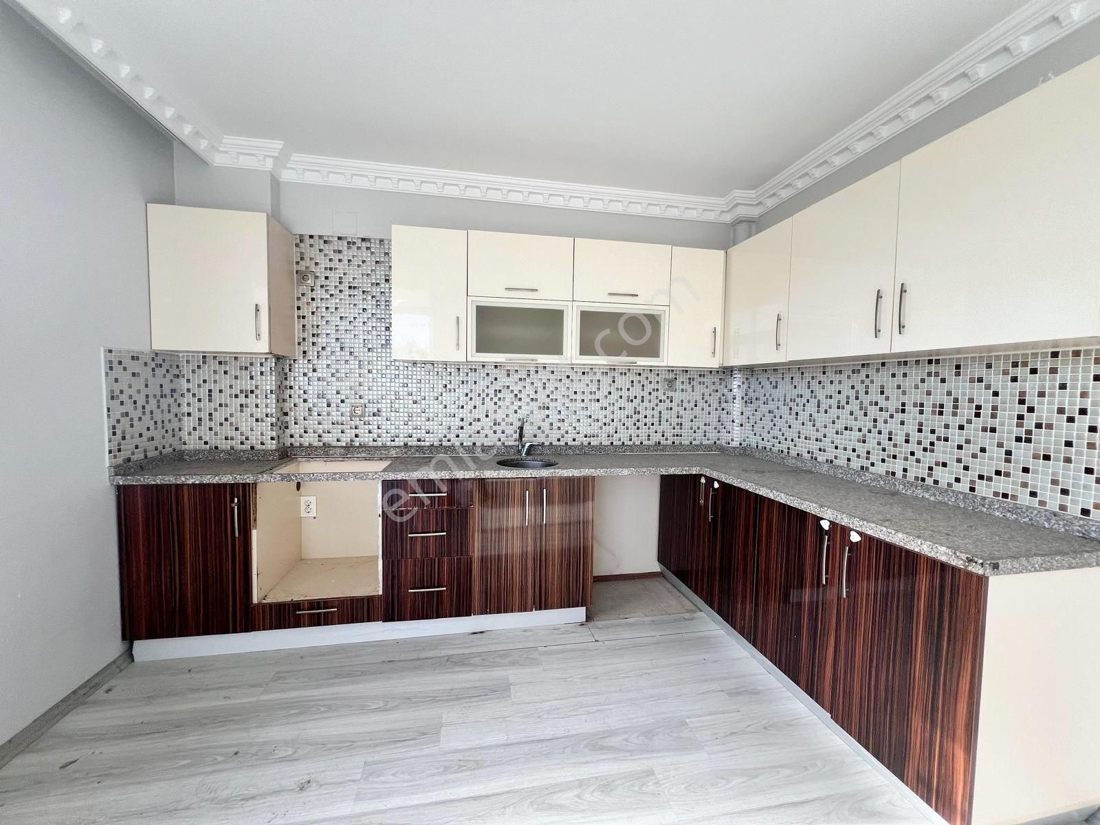 Türkmenbaşı_groseri_civarı_3+1_giyinme_odalı_geniş_oturum_teras_balkonlu_d.gaz_tesisatı_hazır - Görsel 3