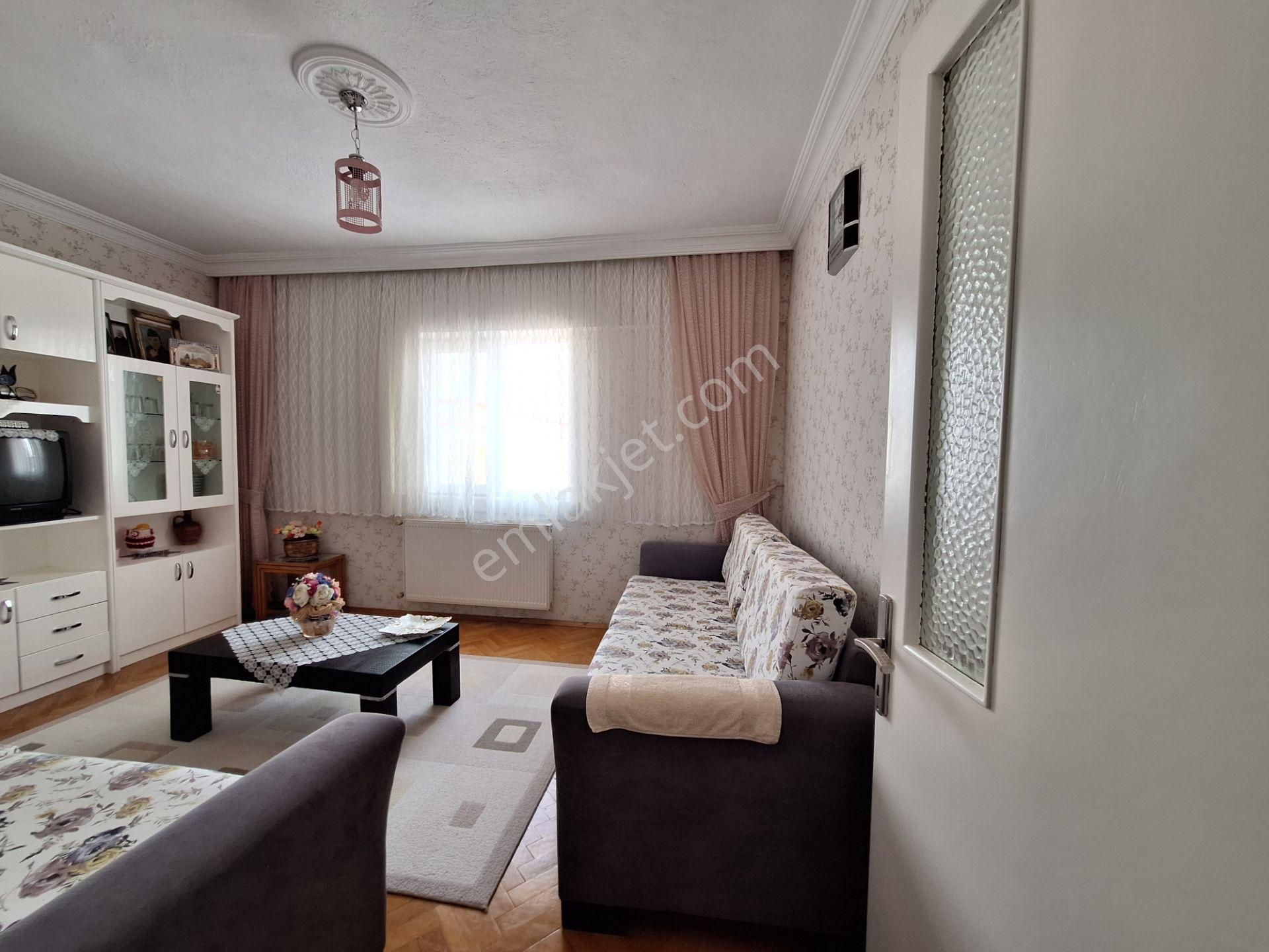 Kalecik Emlak'tan Merkezde Ara Kat Ebeveyn Banyolu 3+1 Daire - Görsel 12