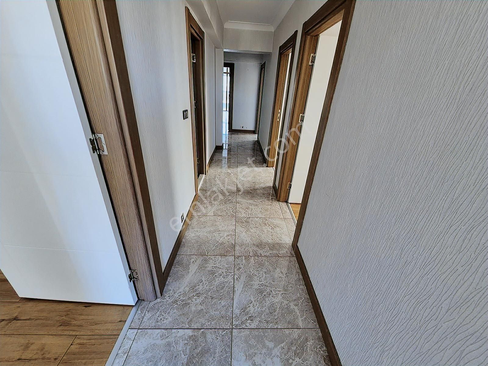 Arel'den Bağlıca Three Life Sitesi 4.kat Çok Geniş Kullanışlı 4+ - Görsel 32