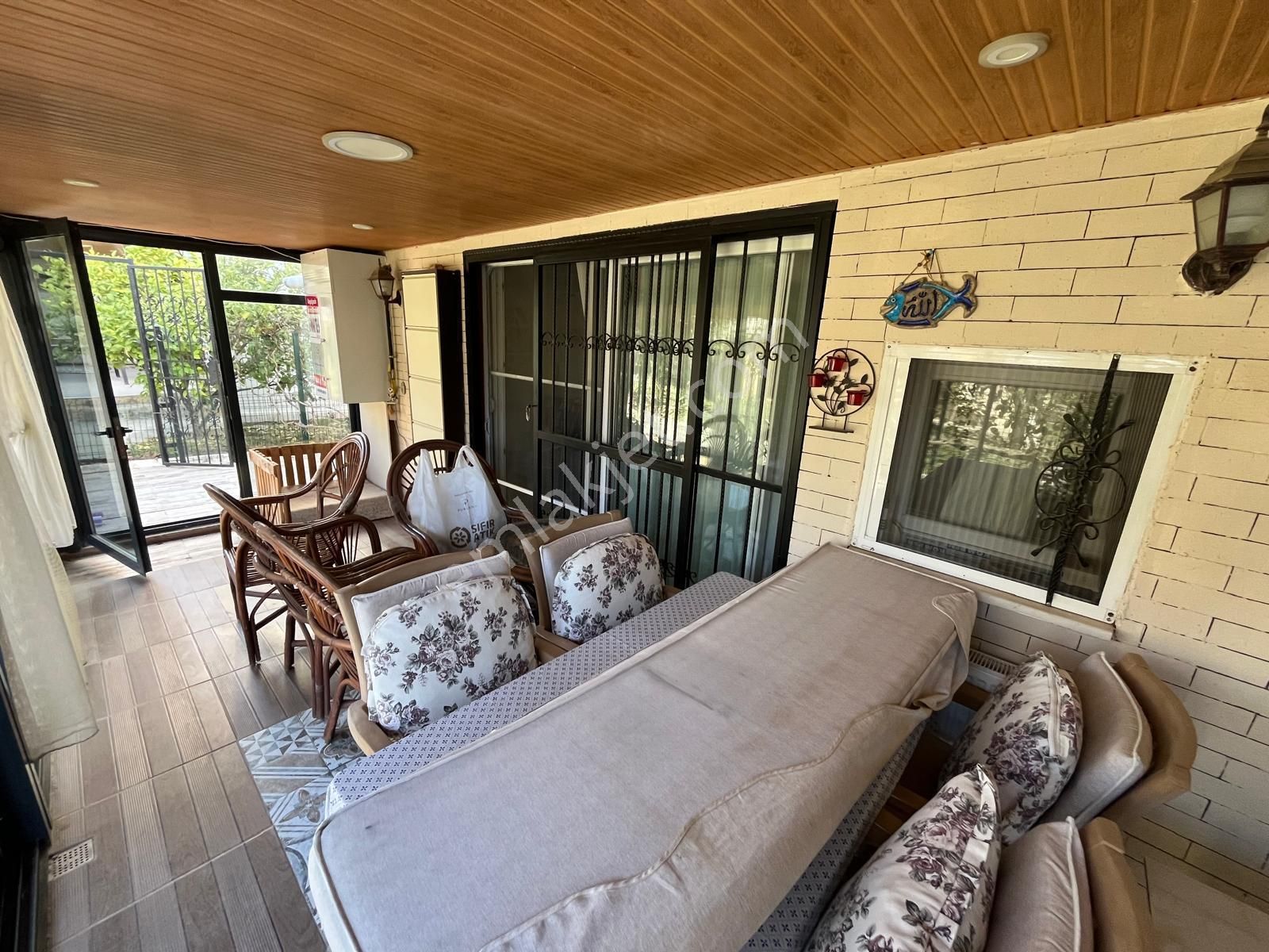 Kuşadası Long Beachde Doğalgazlı Havuzlu Sitede Müstakil Bahçeli 2+1 Bahçe Katı Eşyalı Yazlık Daire - Görsel 17