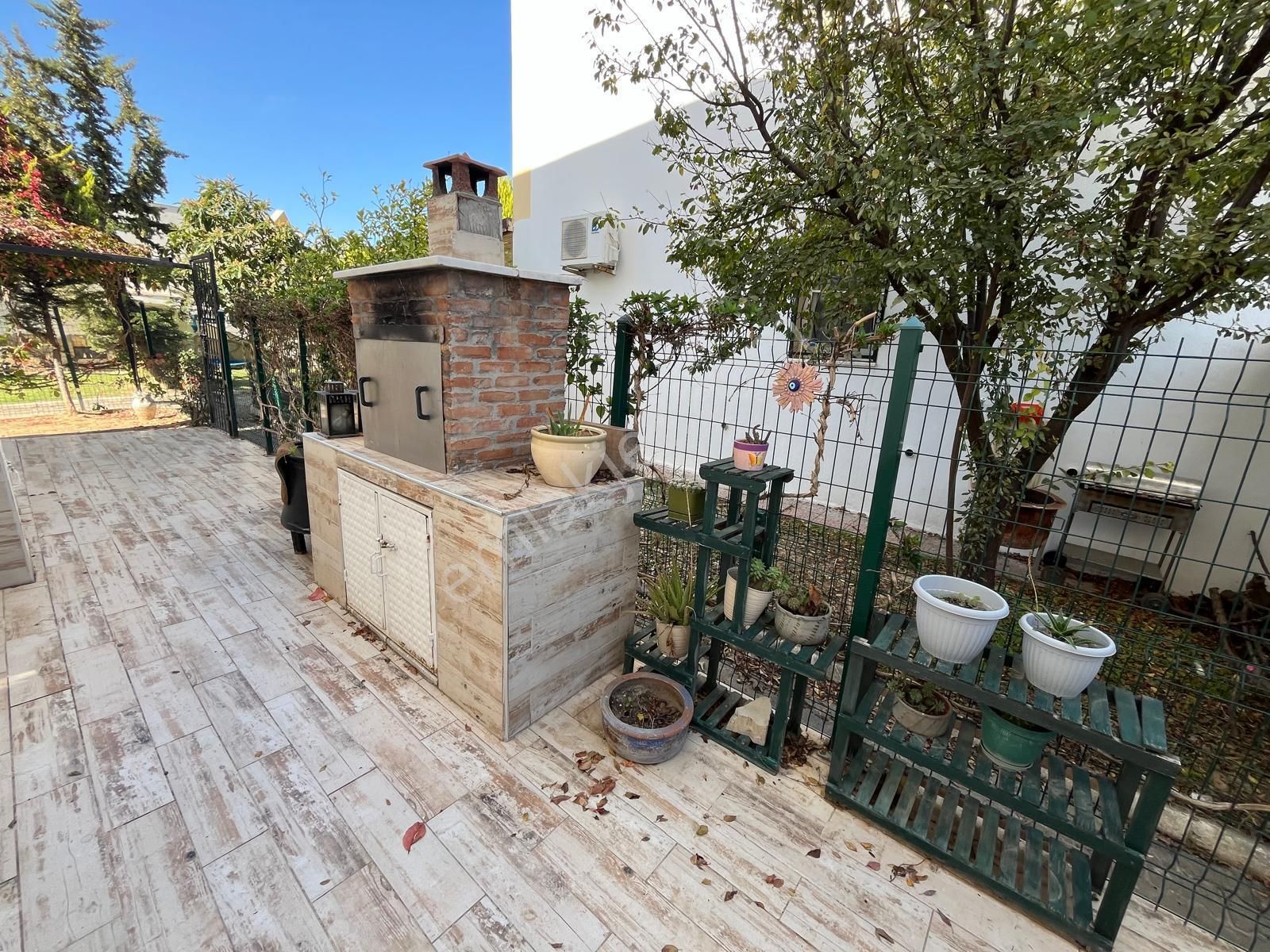 Kuşadası Long Beachde Doğalgazlı Havuzlu Sitede Müstakil Bahçeli 2+1 Bahçe Katı Eşyalı Yazlık Daire - Görsel 16