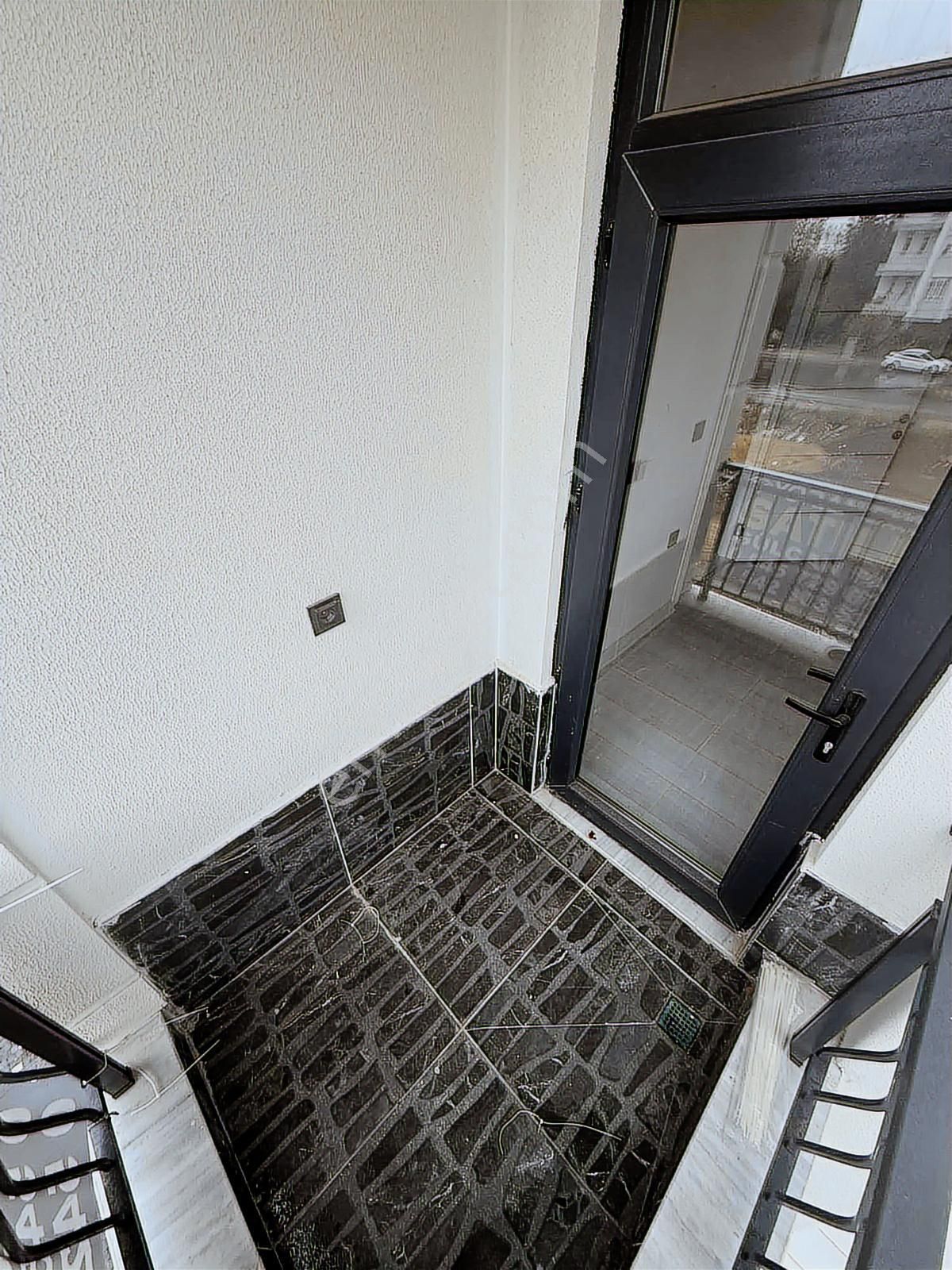 Karşıyaka Mah Havuzlu 2 Blok İçerisinde Katta 2+1 - Görsel 6